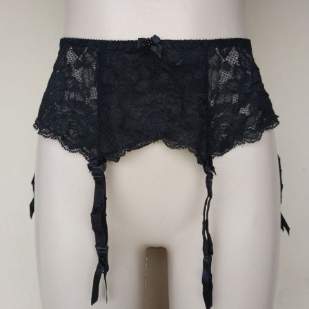 Change Black Lace Hip Suspender