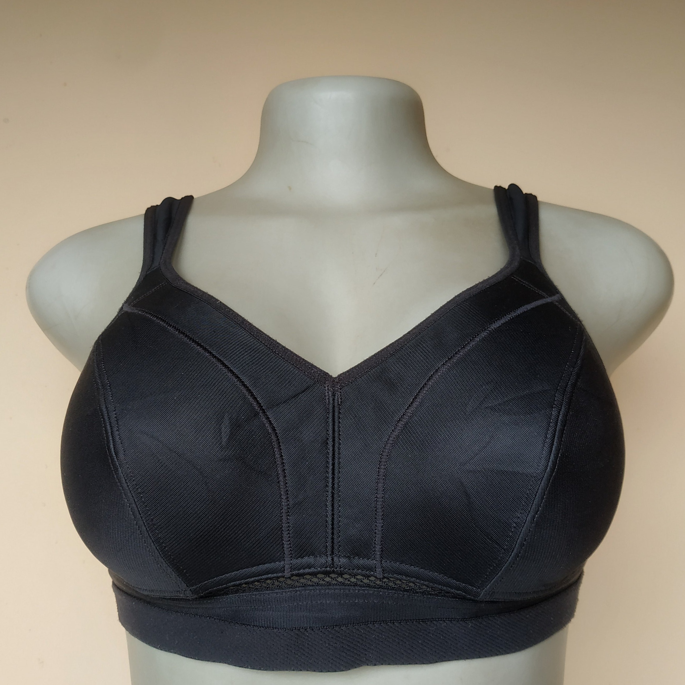 UK 8 - Marks And Spencers Black Sports Bra[32D Cup]