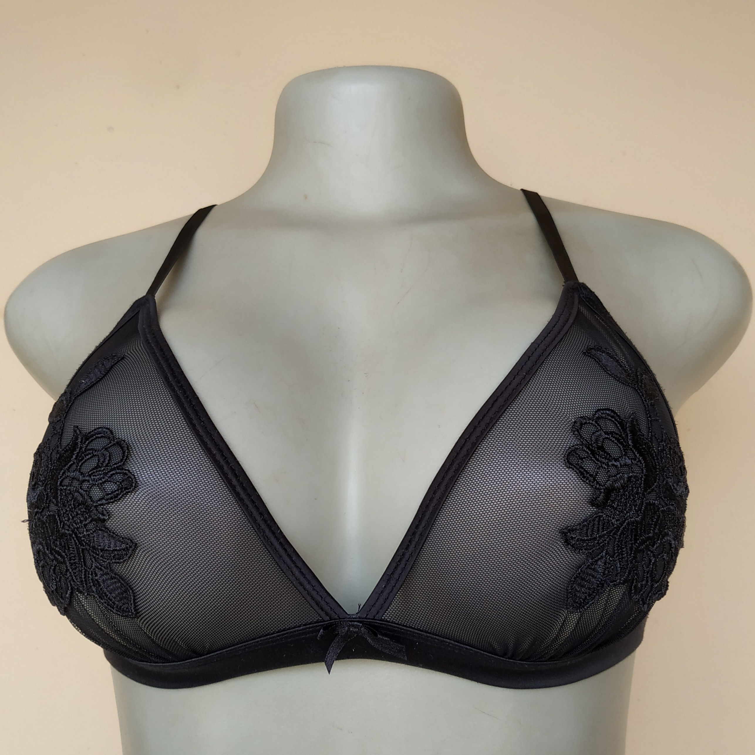 UK 8 - Unbranded Black Bralette