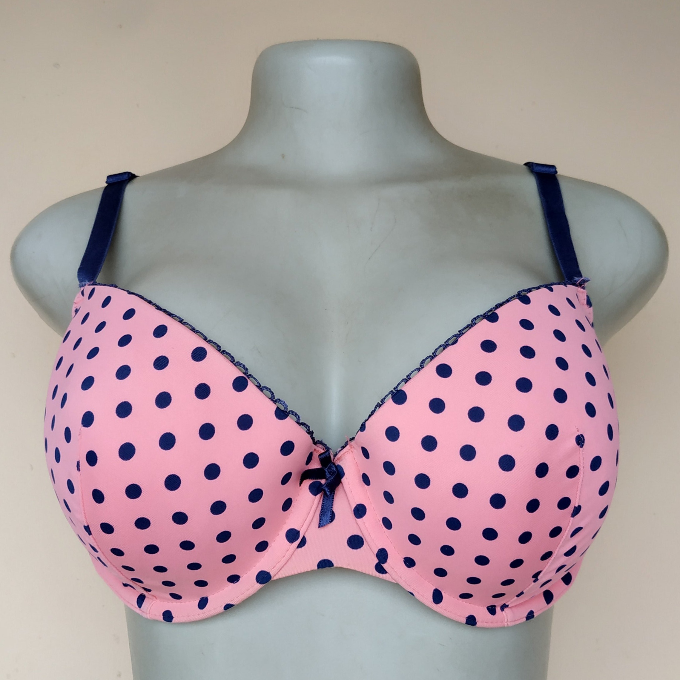 RezZYC-1IDLLp6b4SrnvGVZIxHRE6ch1Fk4qA6sfBiw