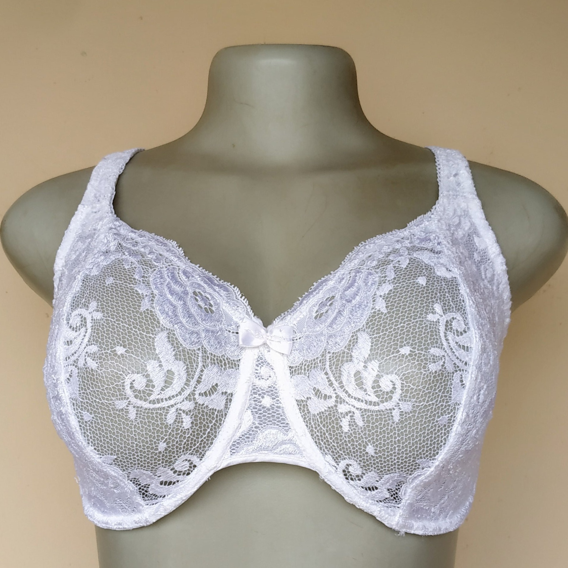 40C - Marks And Spencers White Non Padded Bra