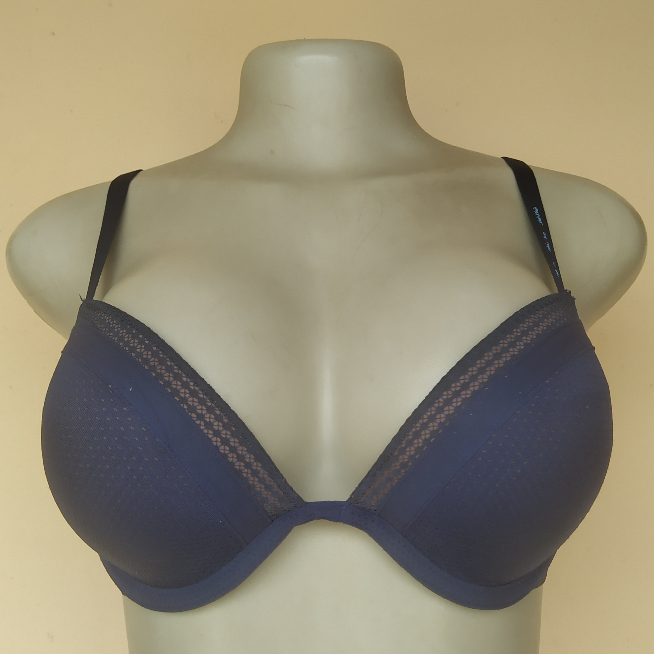 81__eBnWkcjOoyAvwKEJH_NYRozy1epnYFagAG8YMPg