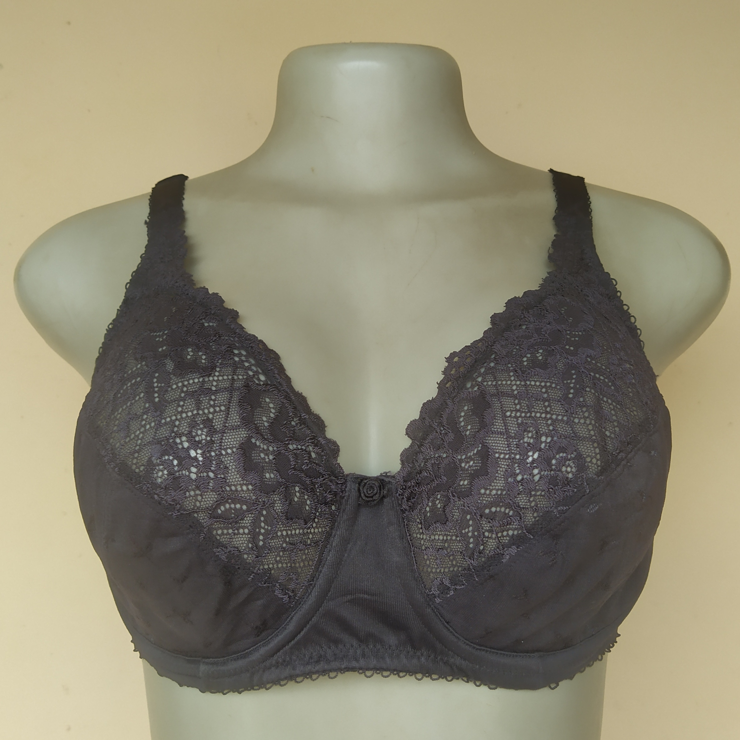 SvPX8q5rXOMdO_9Wz7EpRpguER9KGMqz4JZRx3aN-i0