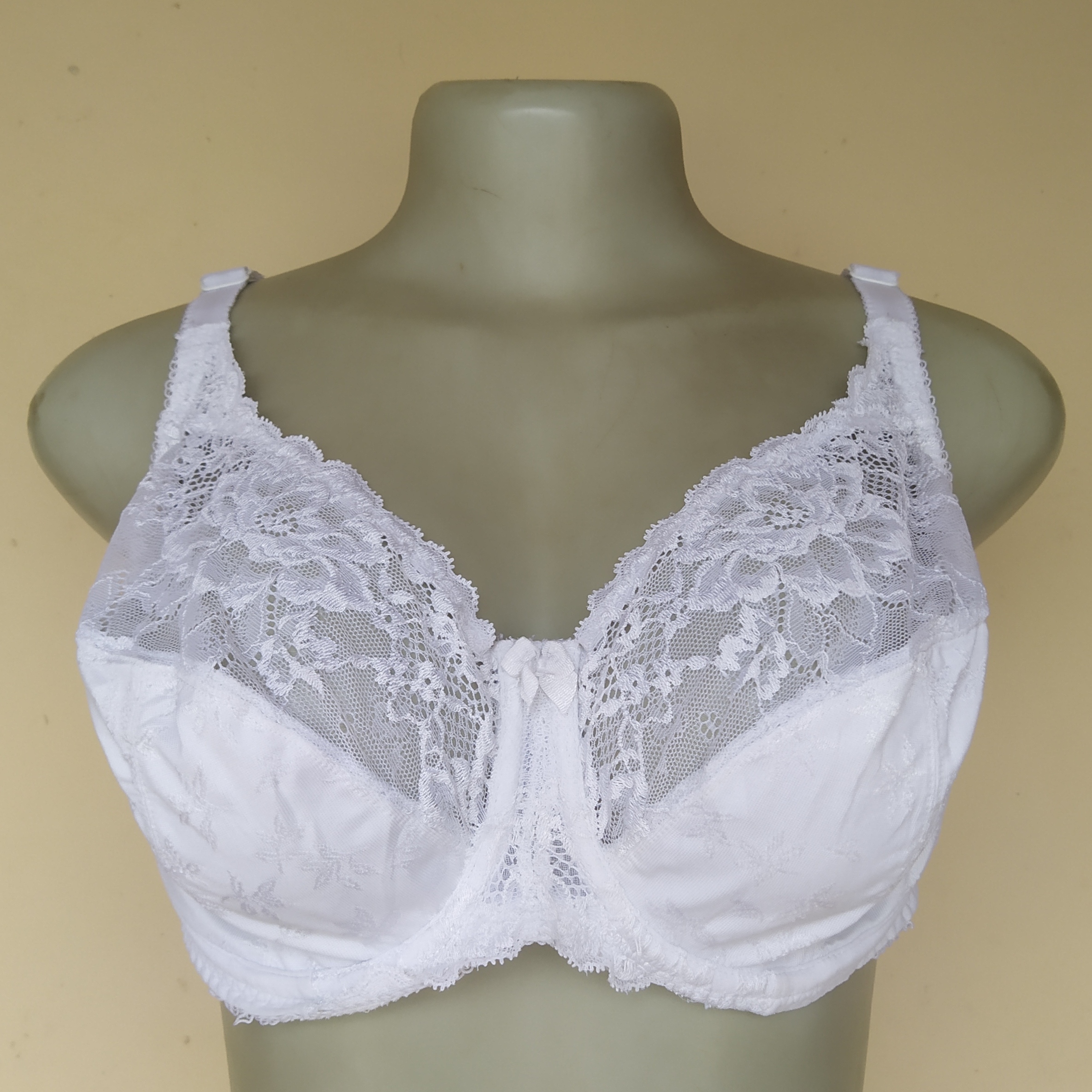 40C - Unbranded White Non Padded Bra