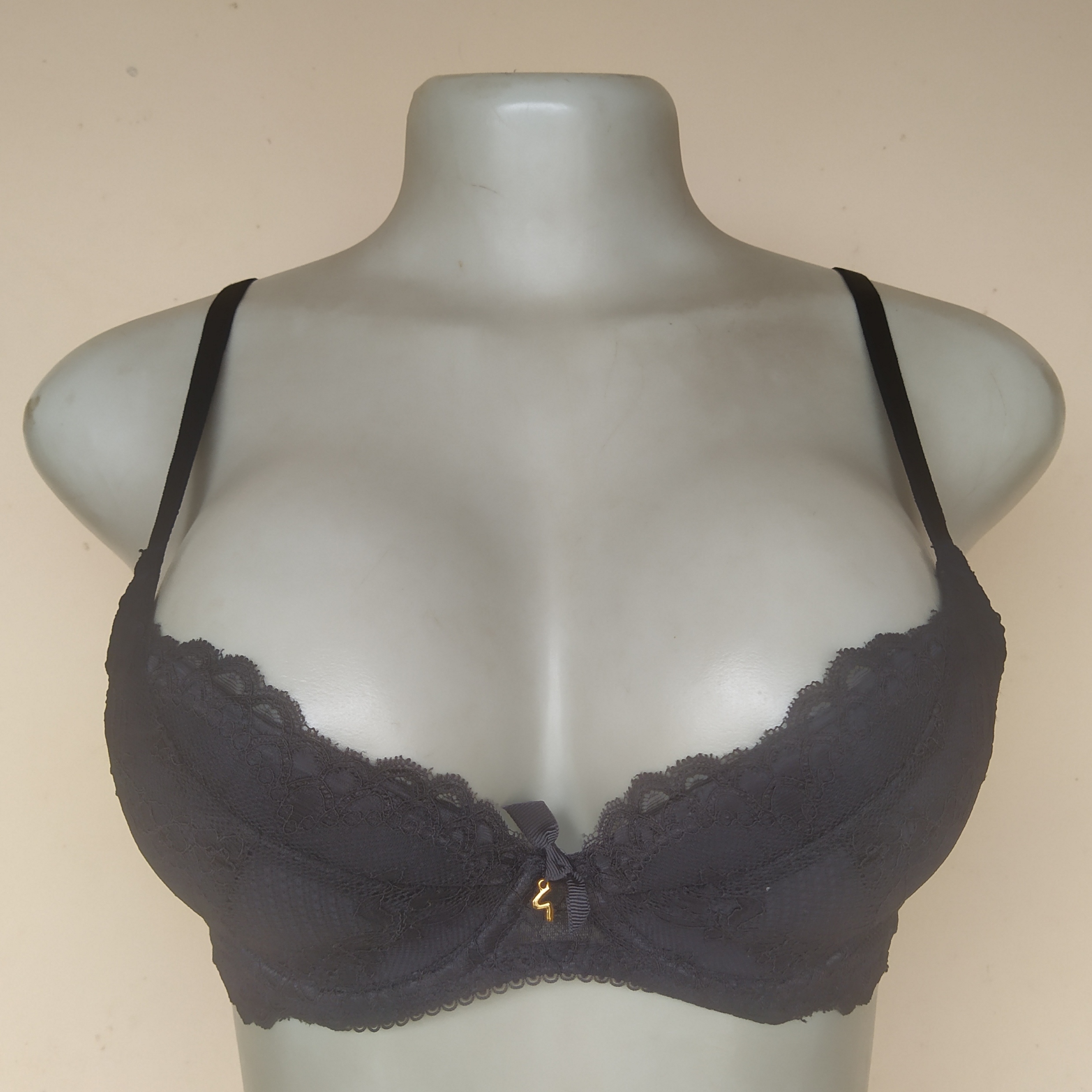 32C - Gossard Black Light Padded Bra