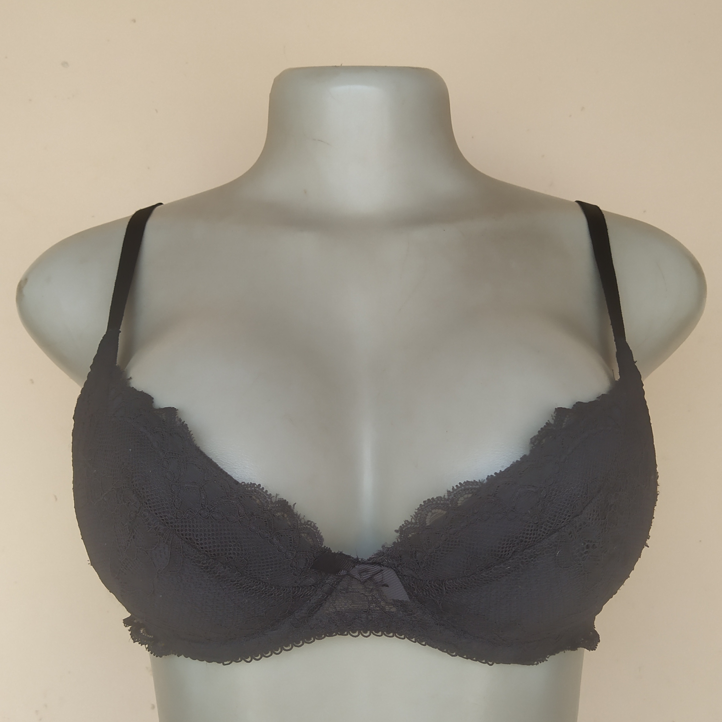 34C - Gossard Black Very Light Padded Bra
