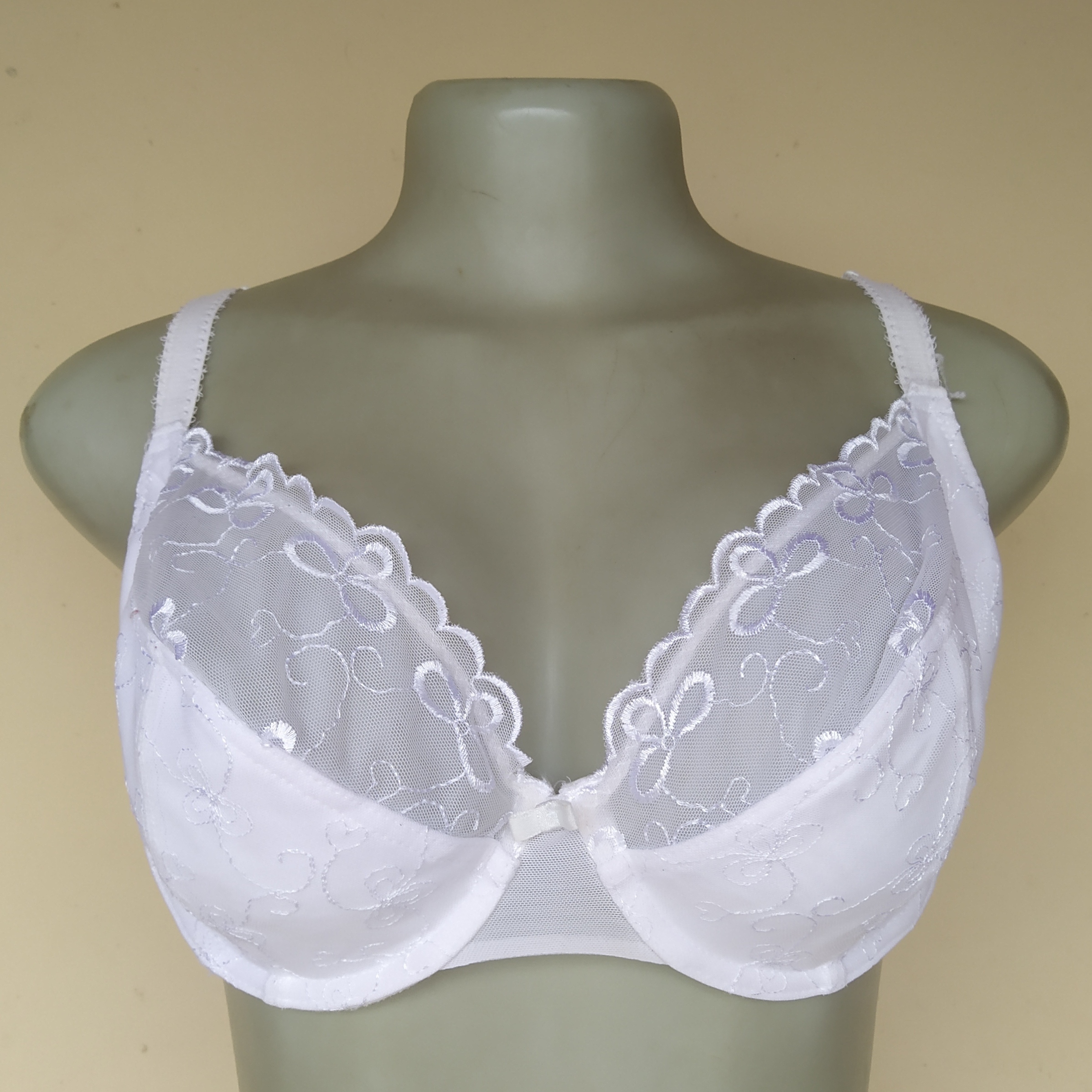 38E-Unbranded White Non Padded Bra