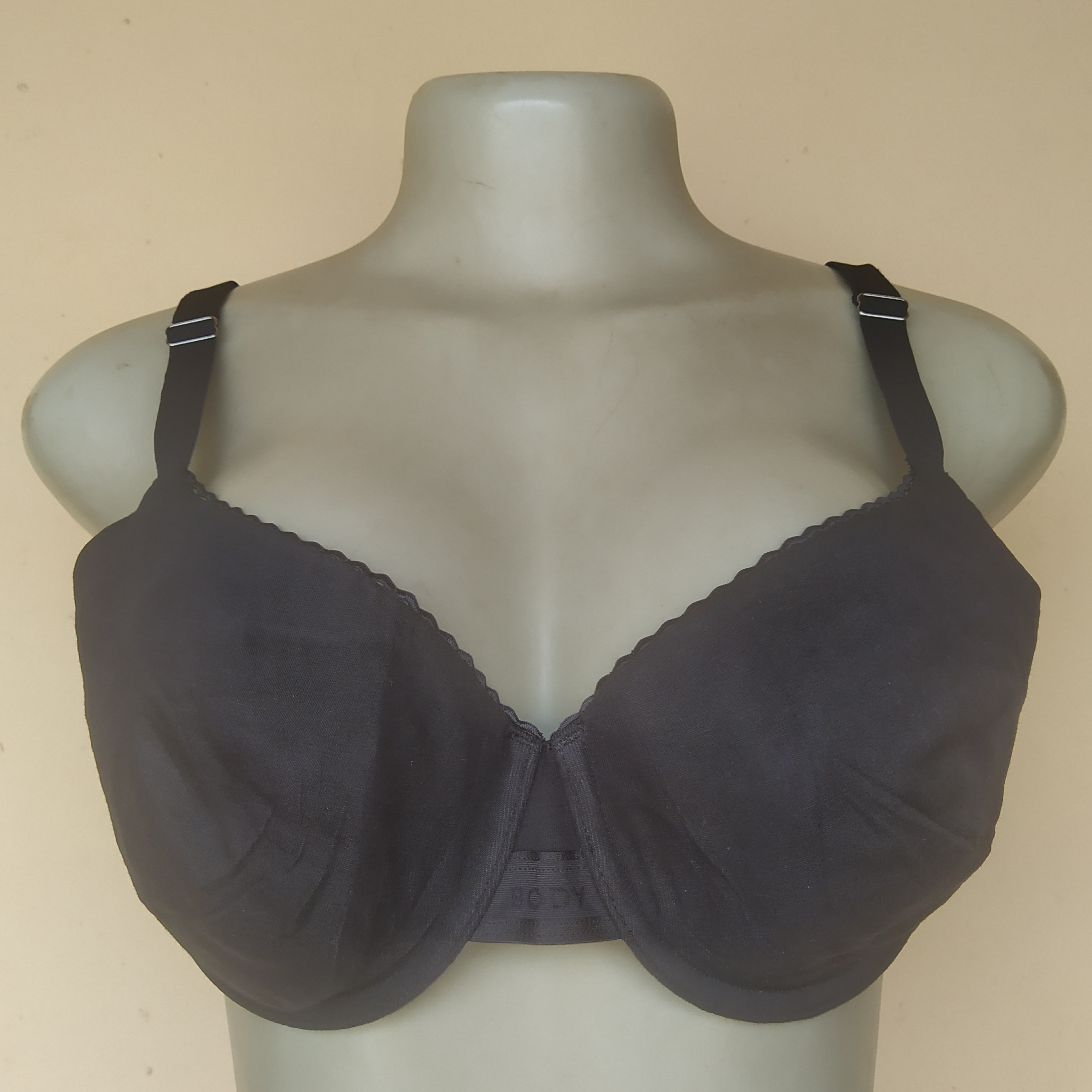40B - M and S Black Light Padded Bra