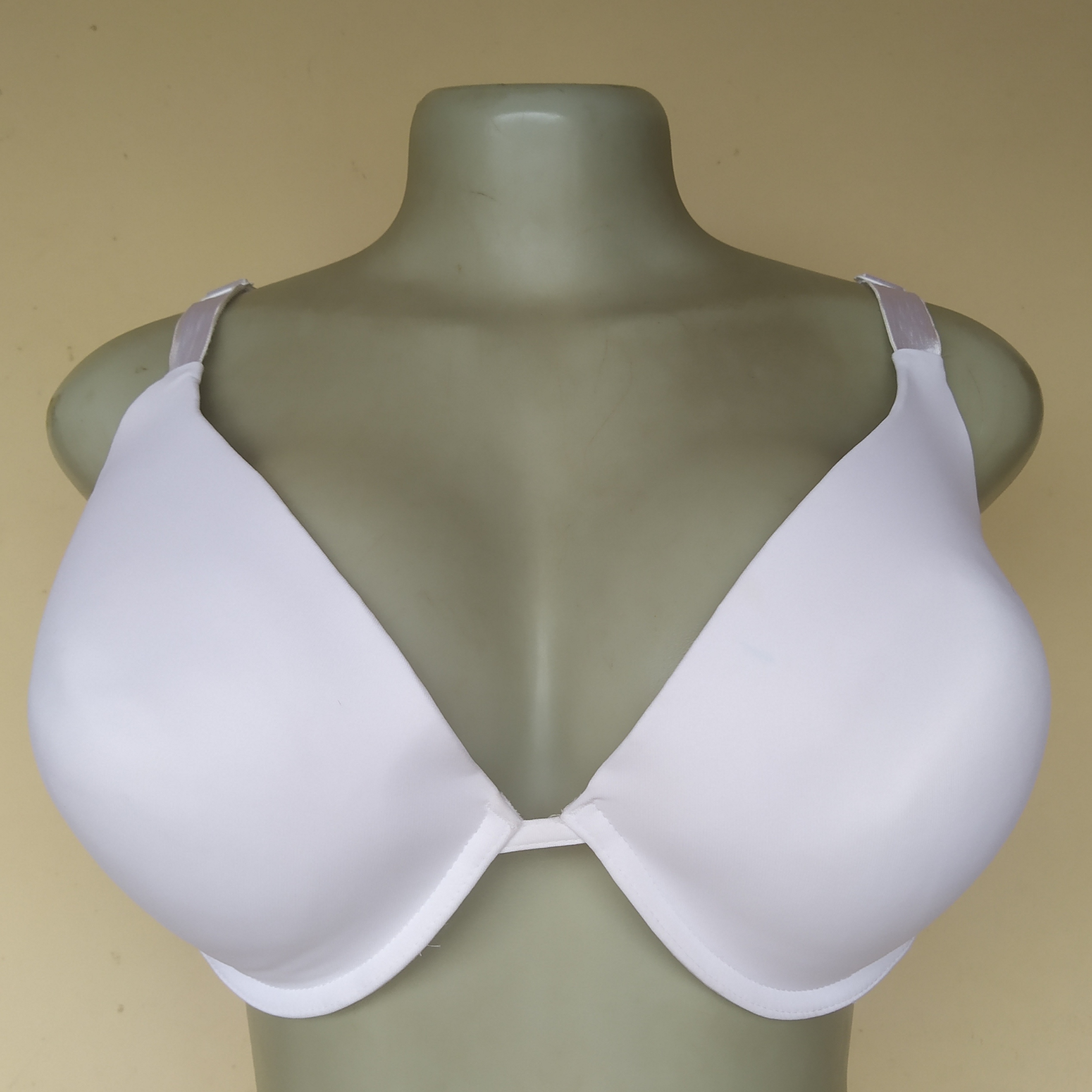 40DD - Preloved White Plunge Light Padded Bra(Big Cup)