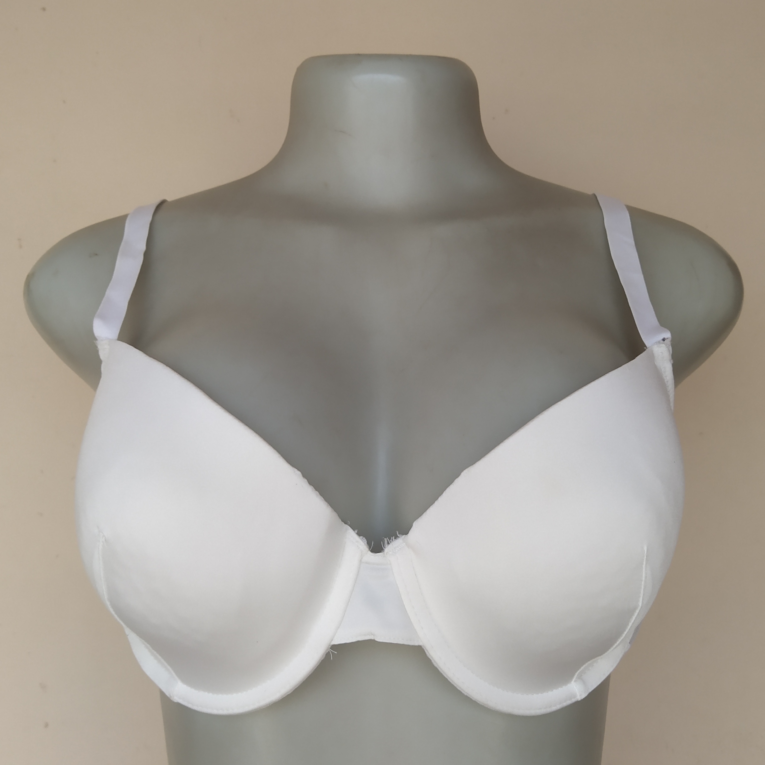 38C - Exclusive Cream Light Padded Bra