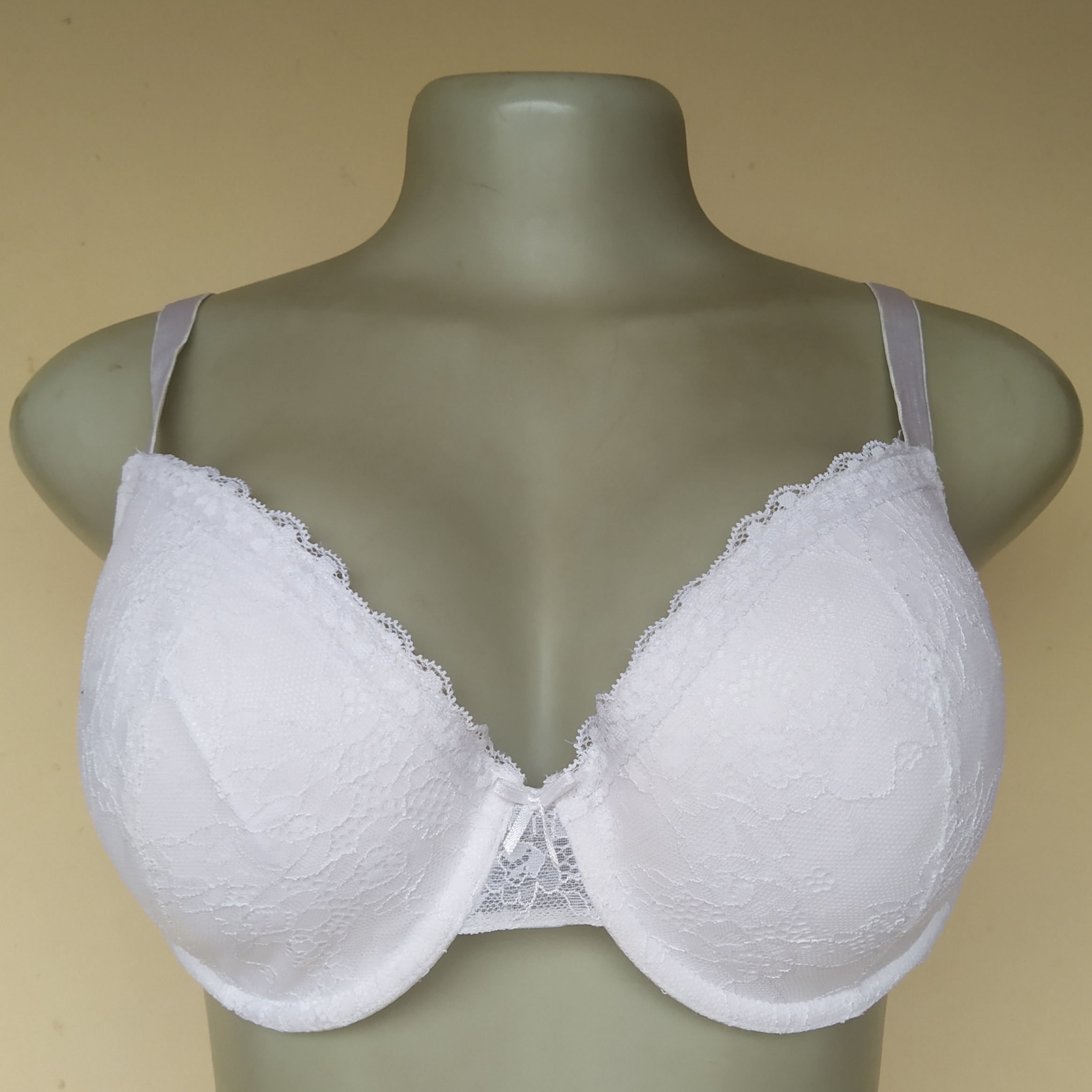 38D - Unbranded White Light Padded Bra