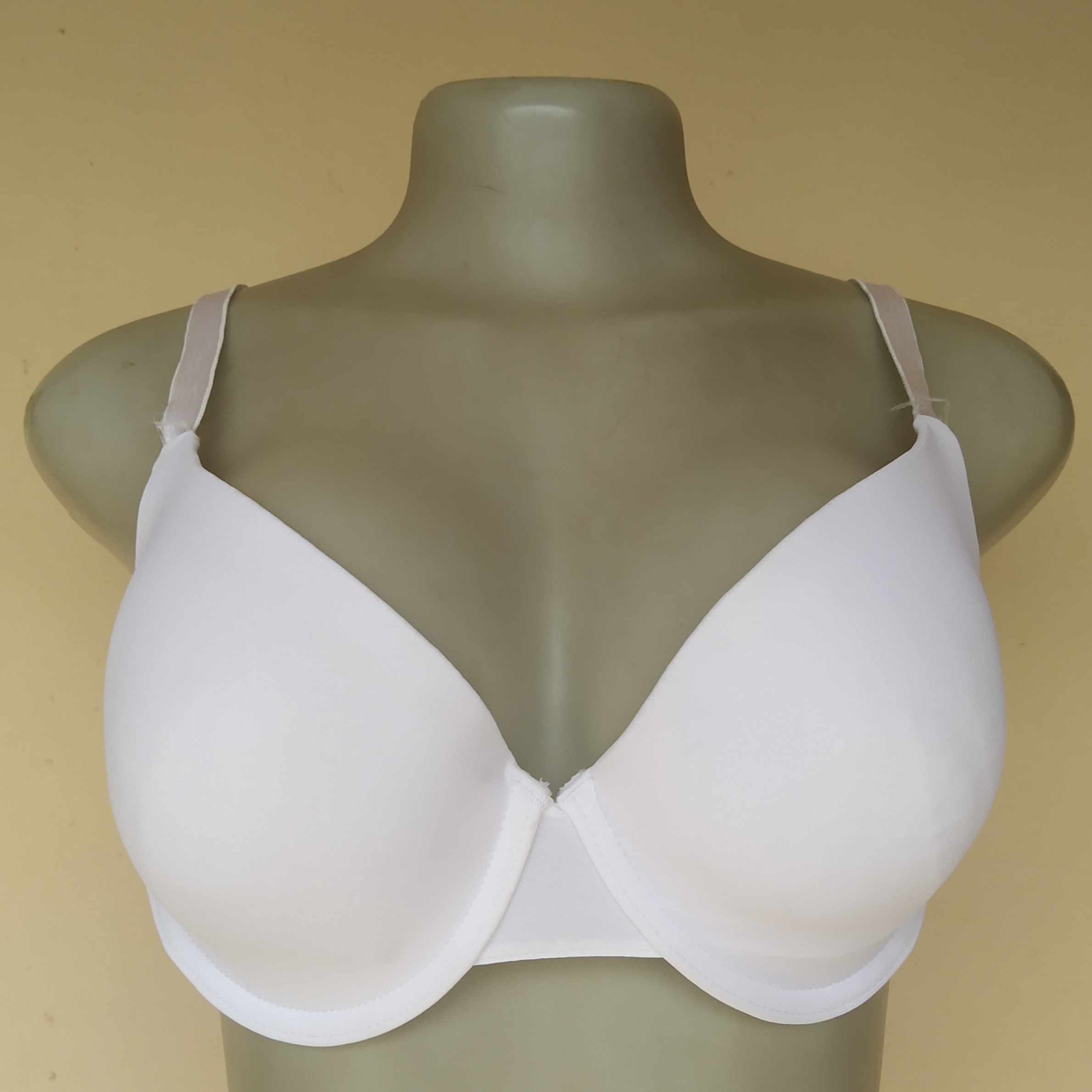 40C - Unbranded White Light Padded Bra