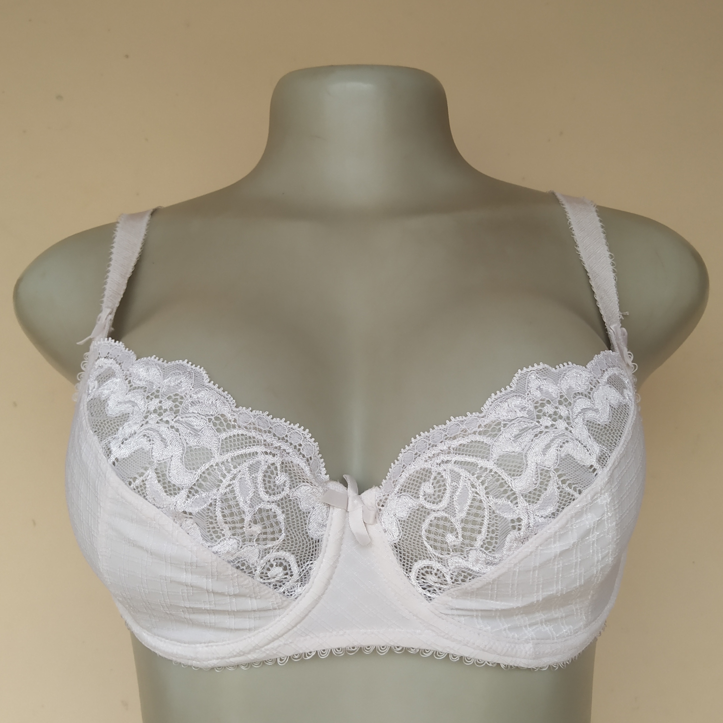 34C - Playtex Off White Non Padded Bra