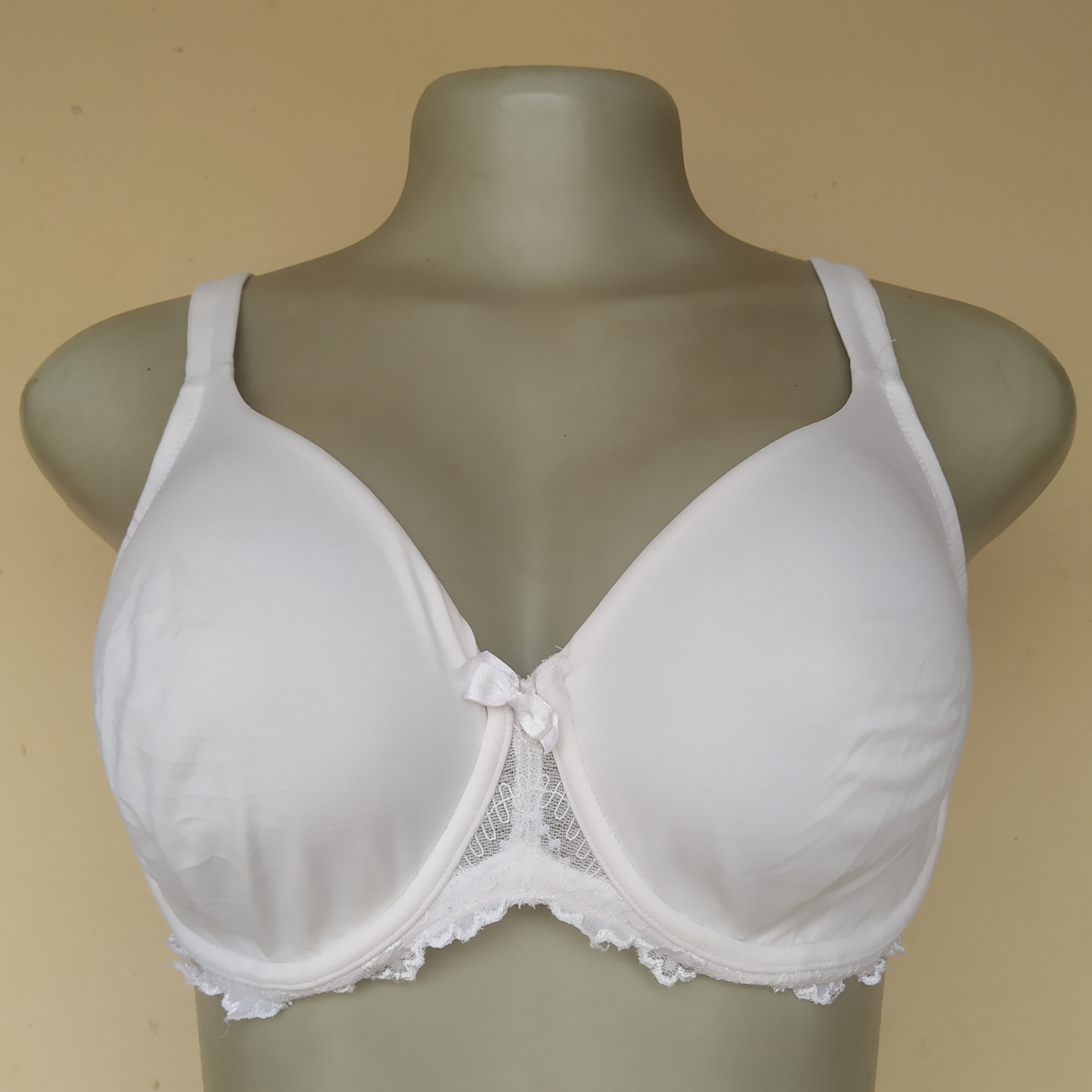 32F - Gorgeous White Non Padded Bra