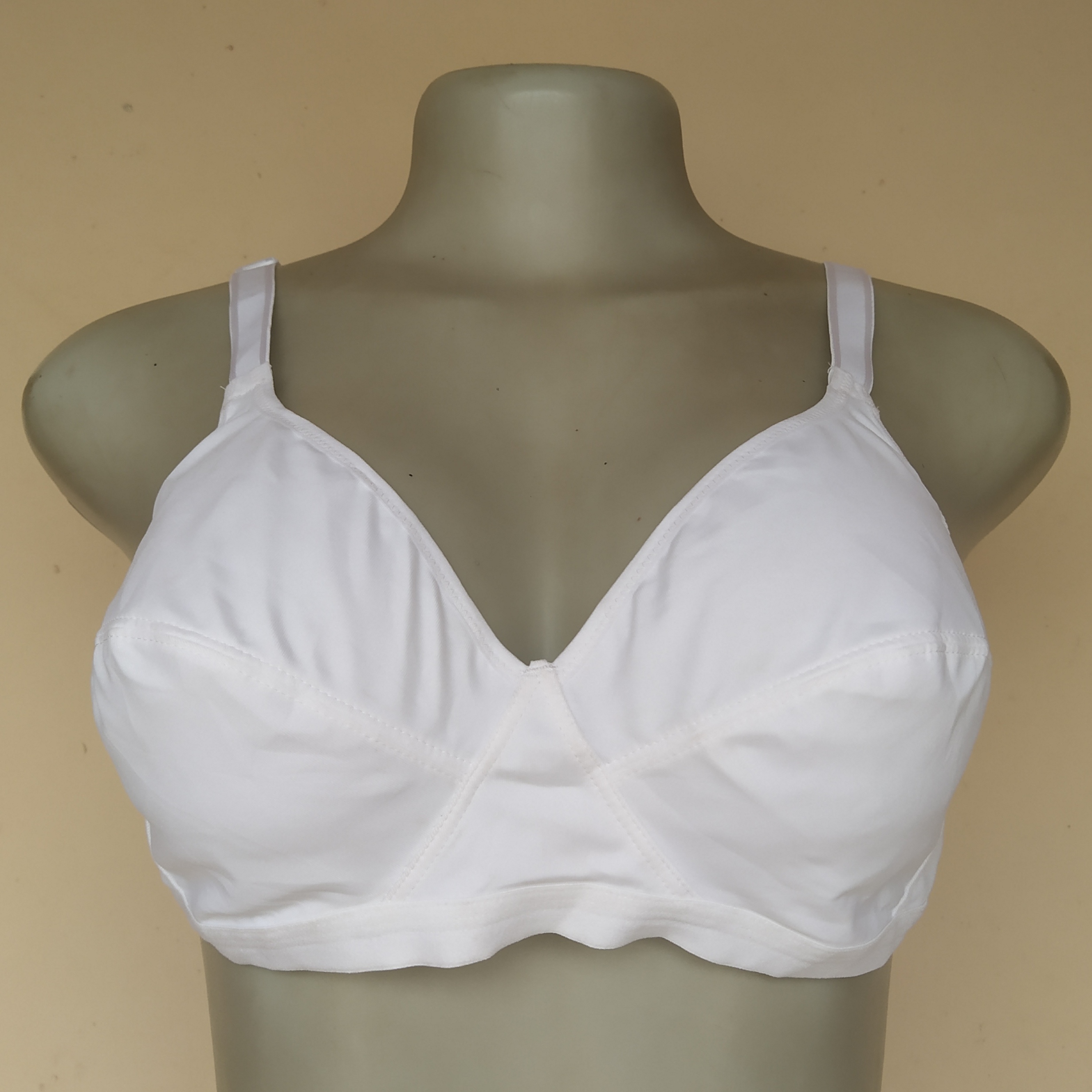 40B - Playtex White Non Wired Non Padded Bra