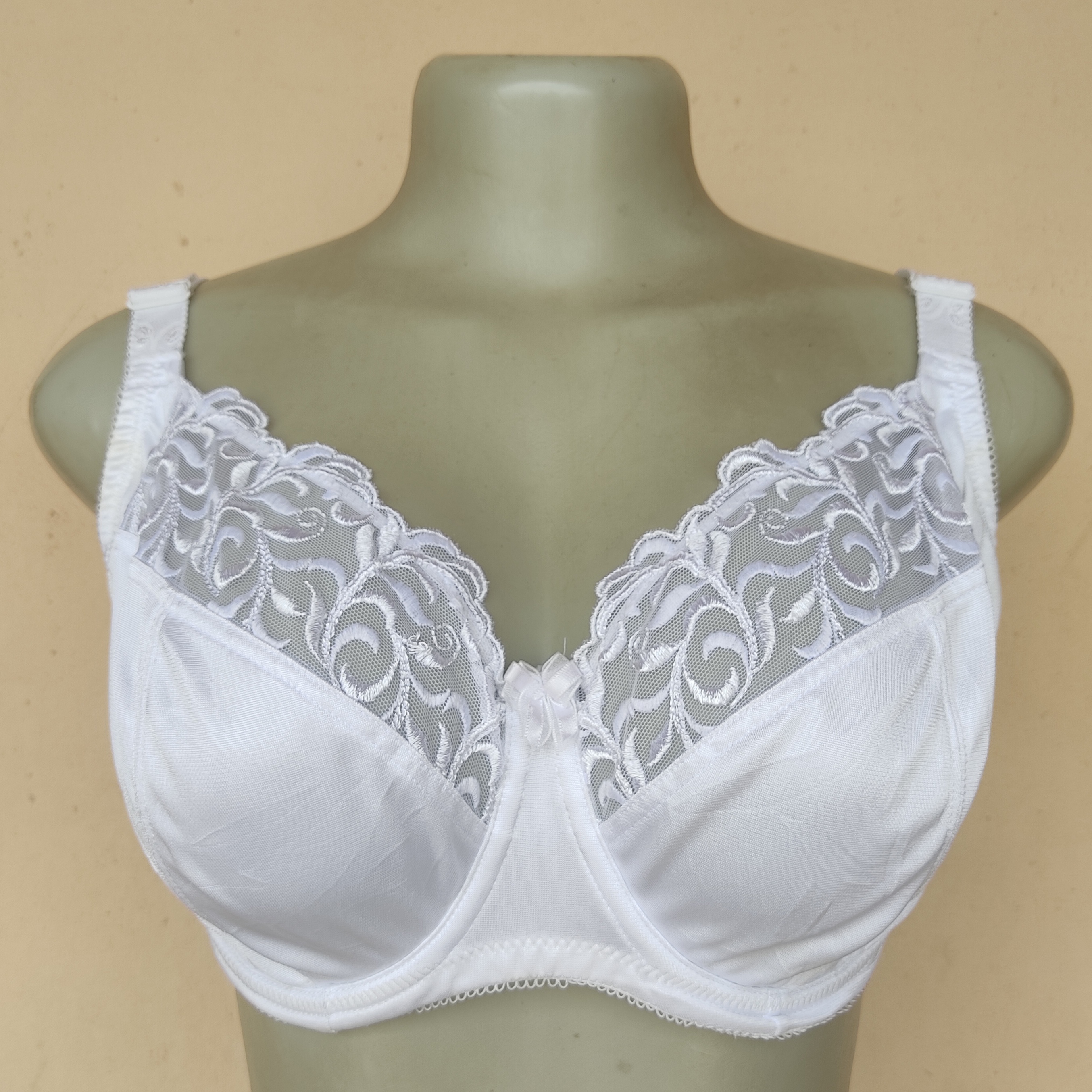 34G - Gorgeous White Non Padded Bra