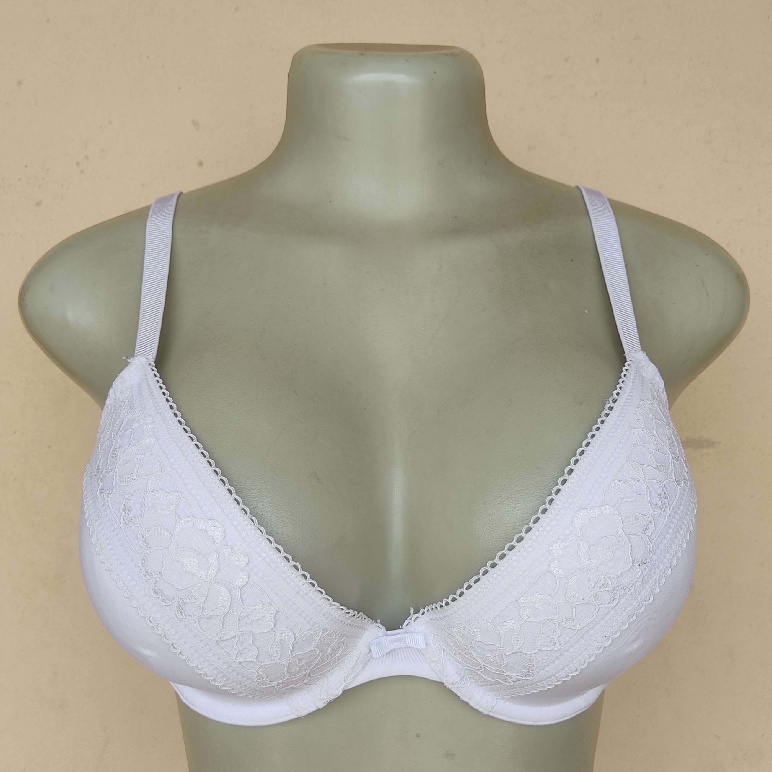 34D - M and S White Light Padded Bra