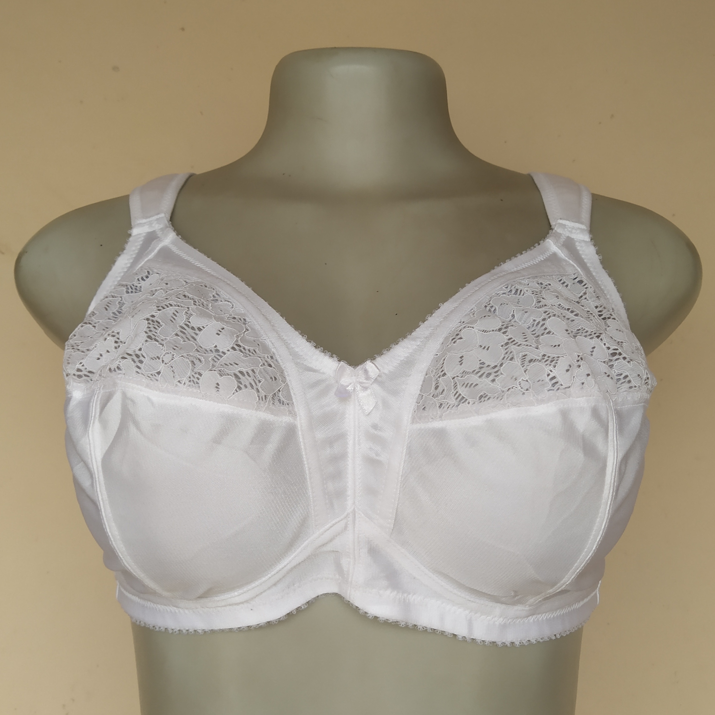 42B - EOT White Non Wired Non Padded Bra