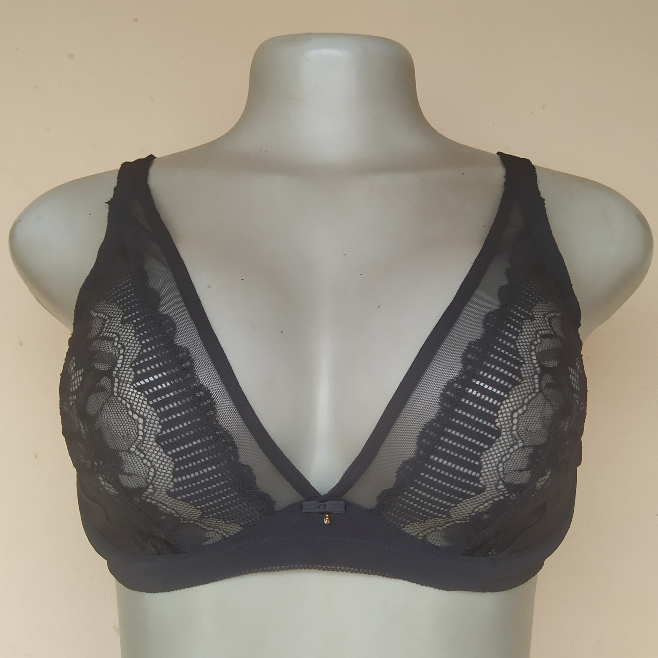 32F - Charade Black Non Padded Bra