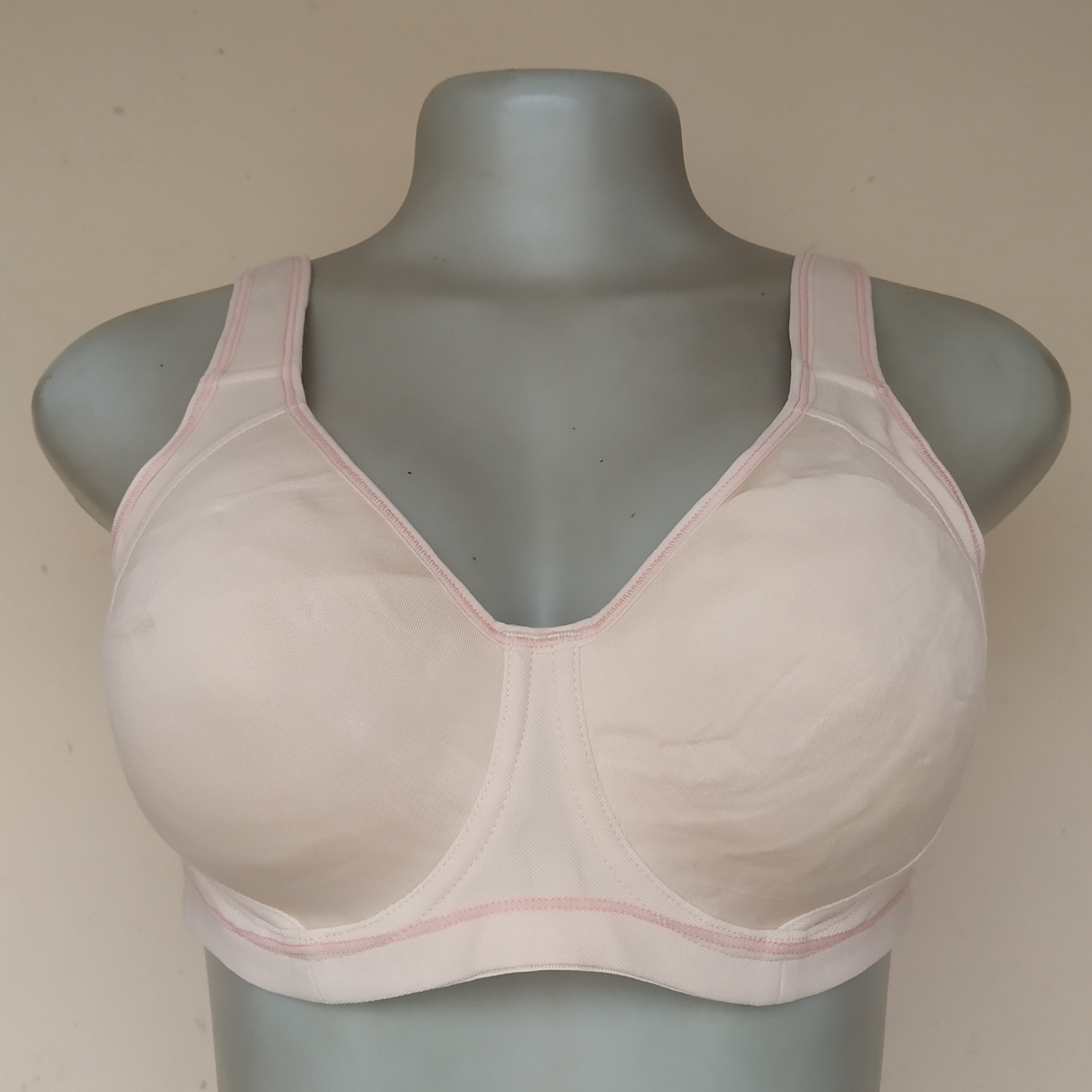 36B-Syrokan Two Color Styrofoam Non Padded Bra