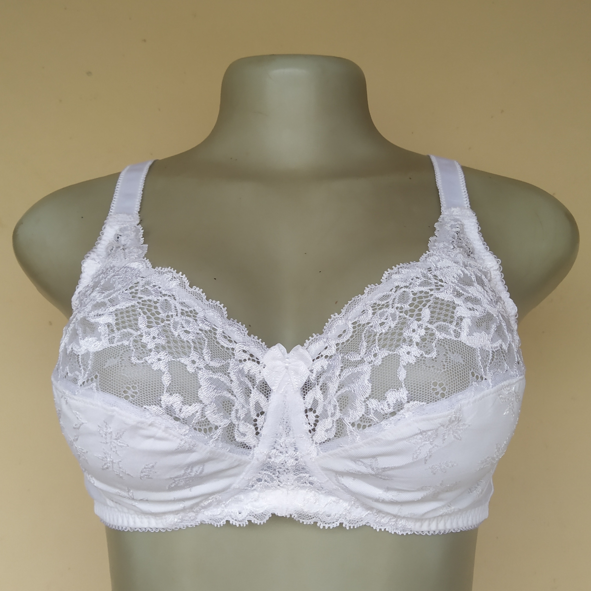 38B- M and S White Non Wired Non Padded