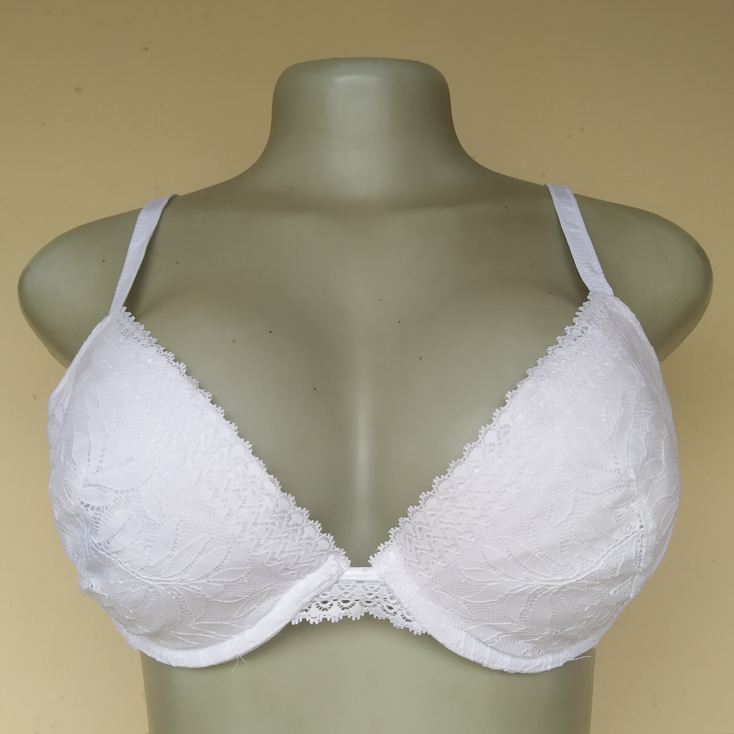 38C- M and S White Light Padded Bra
