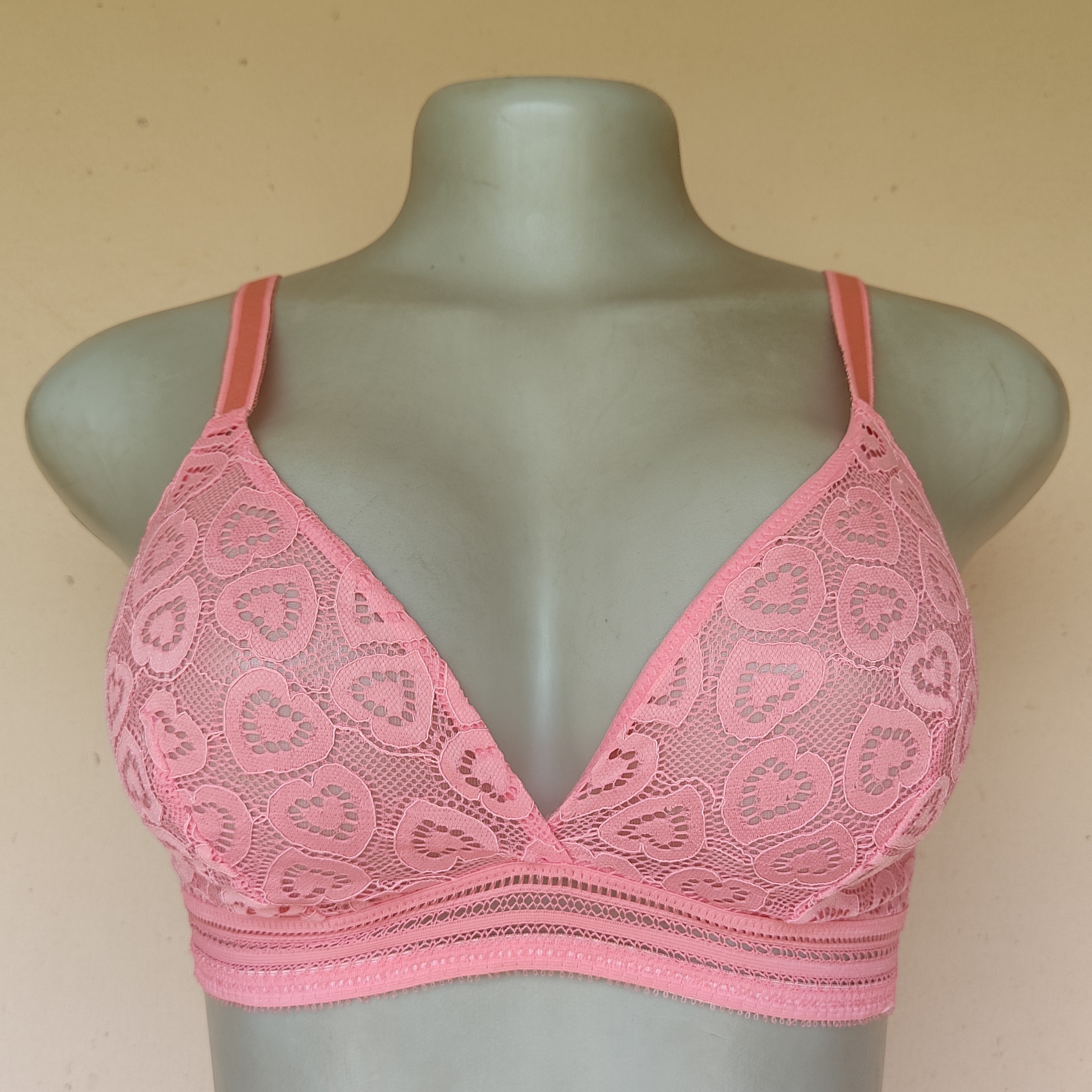 UK 14 - Unbranded Salmon Pink Bralette