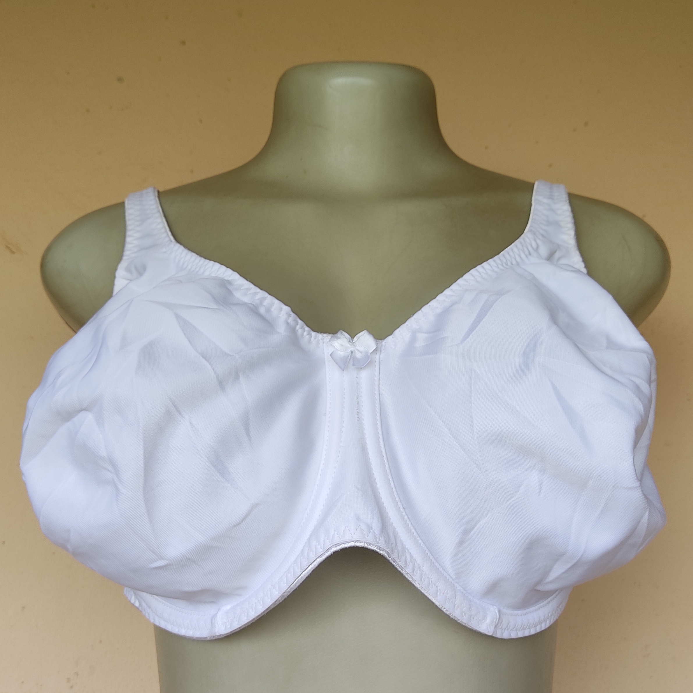 38F- Fantasie White Non Padded Bra