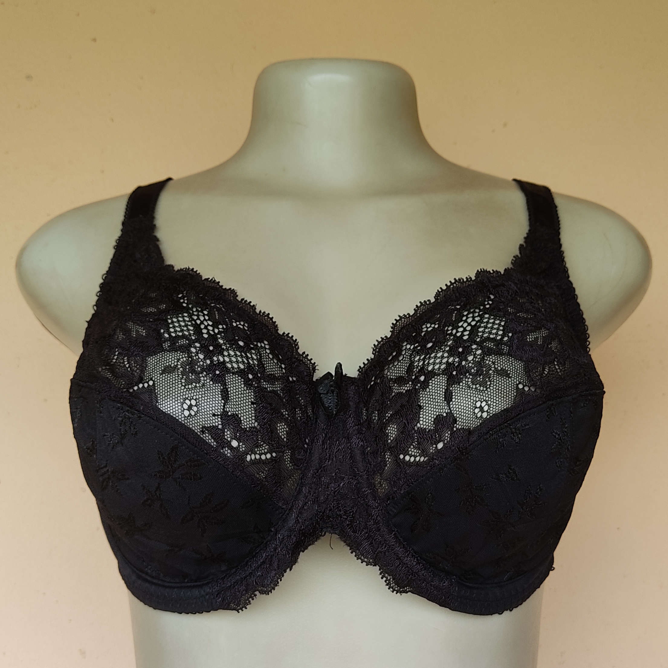42B-M and S Black Non Padded Bra