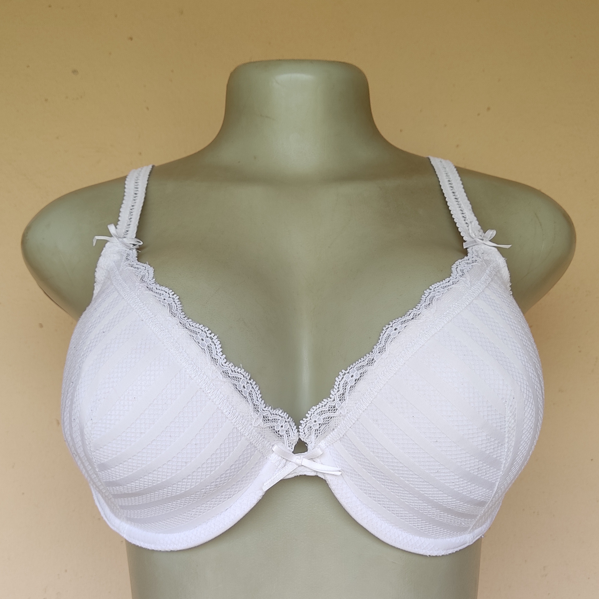 34DD - Marks and Spencer White Light Padded Bra