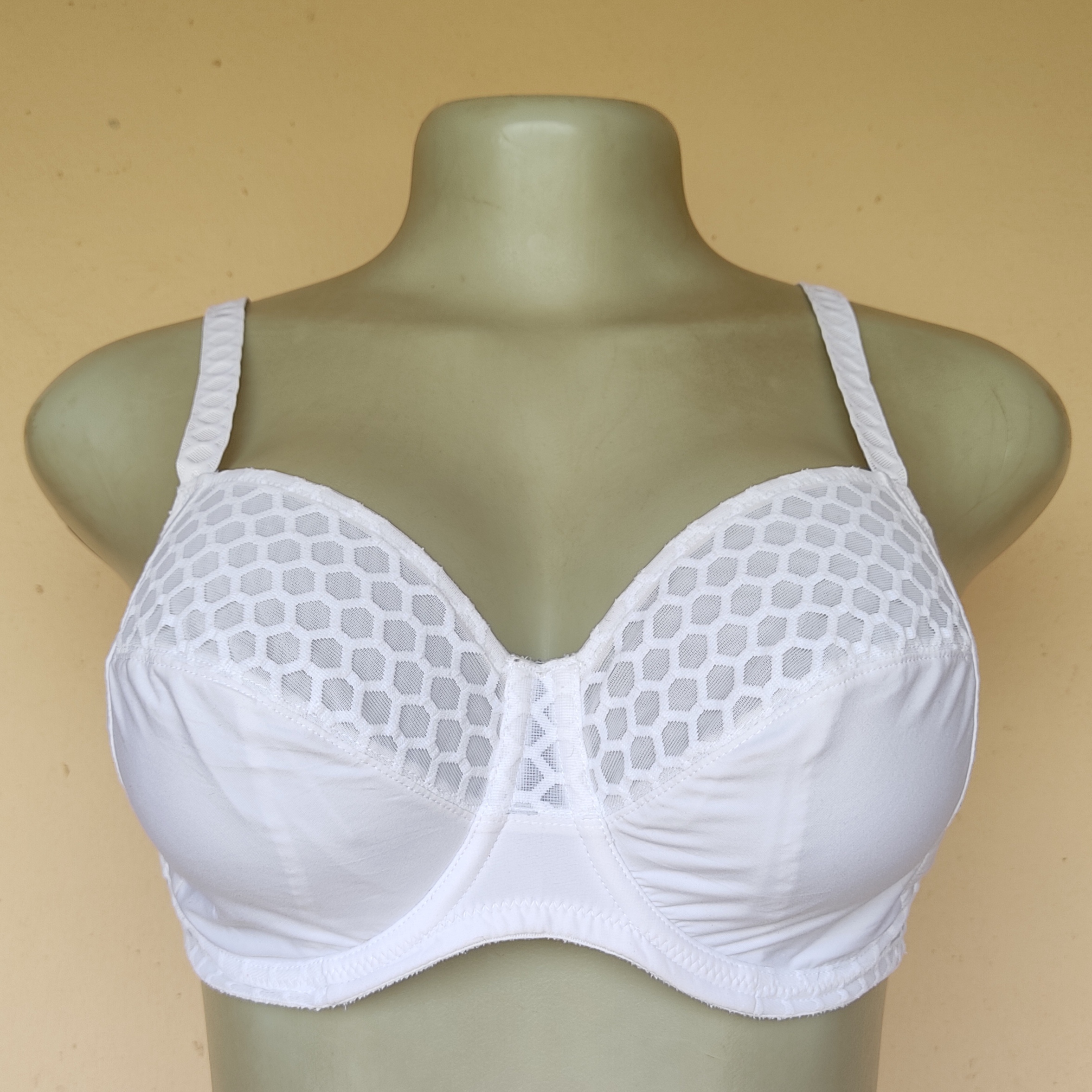 34D - Primadonna White Non Padded Bra