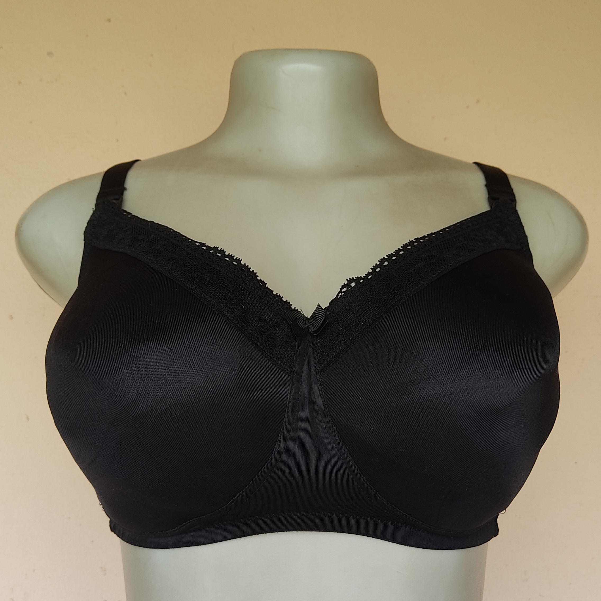 40C- M and S Black Maternity Bra