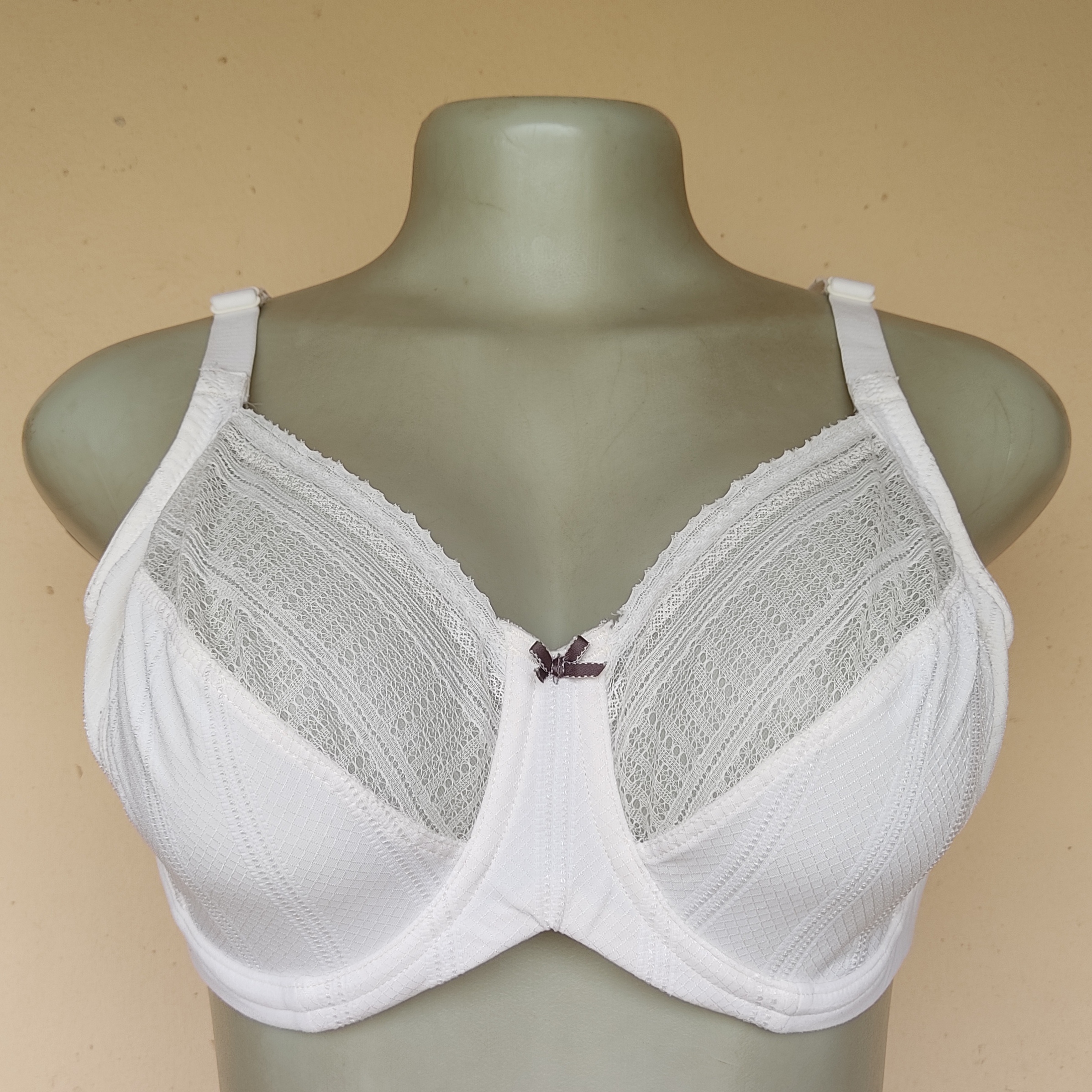 38C- Lilyette Cream Non Padded Bra