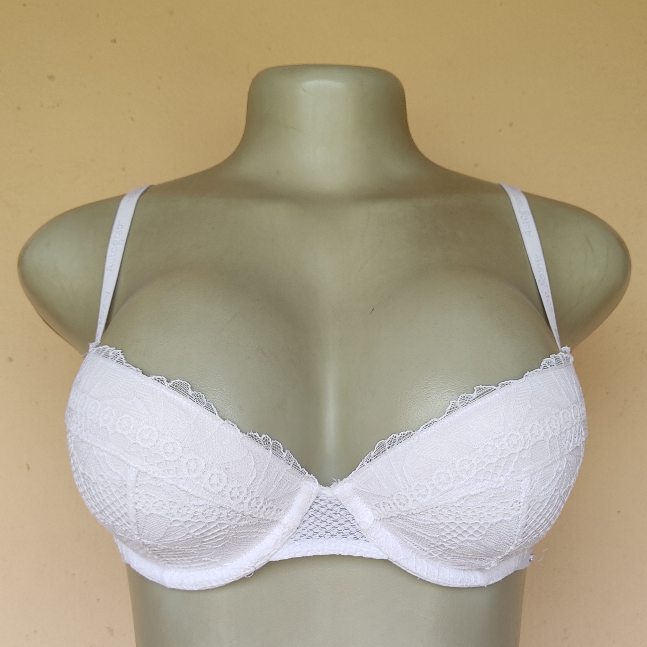 32C - Autograph White Light Padded Bra