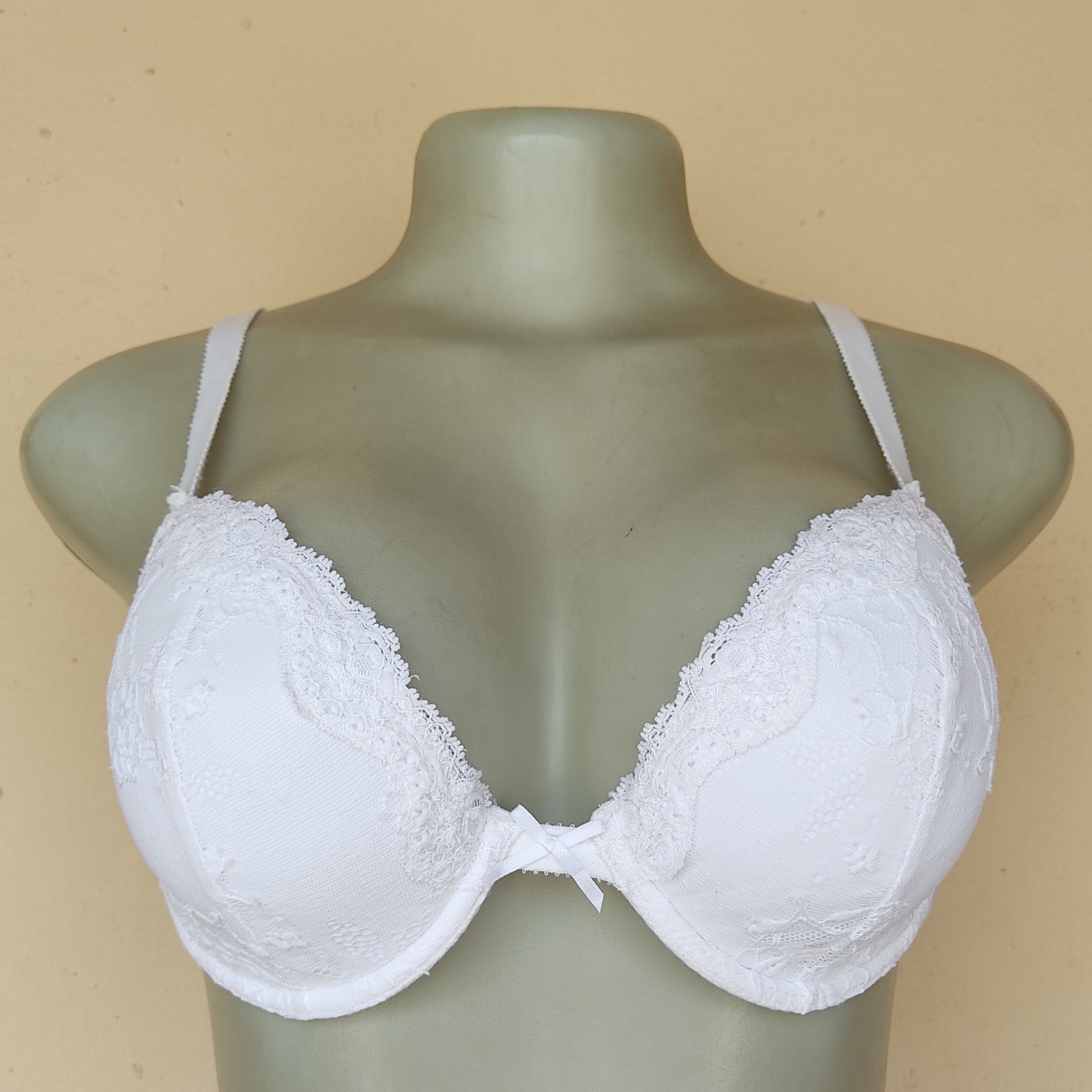 36C - Marks and Spencer White Very Light Padded Bra