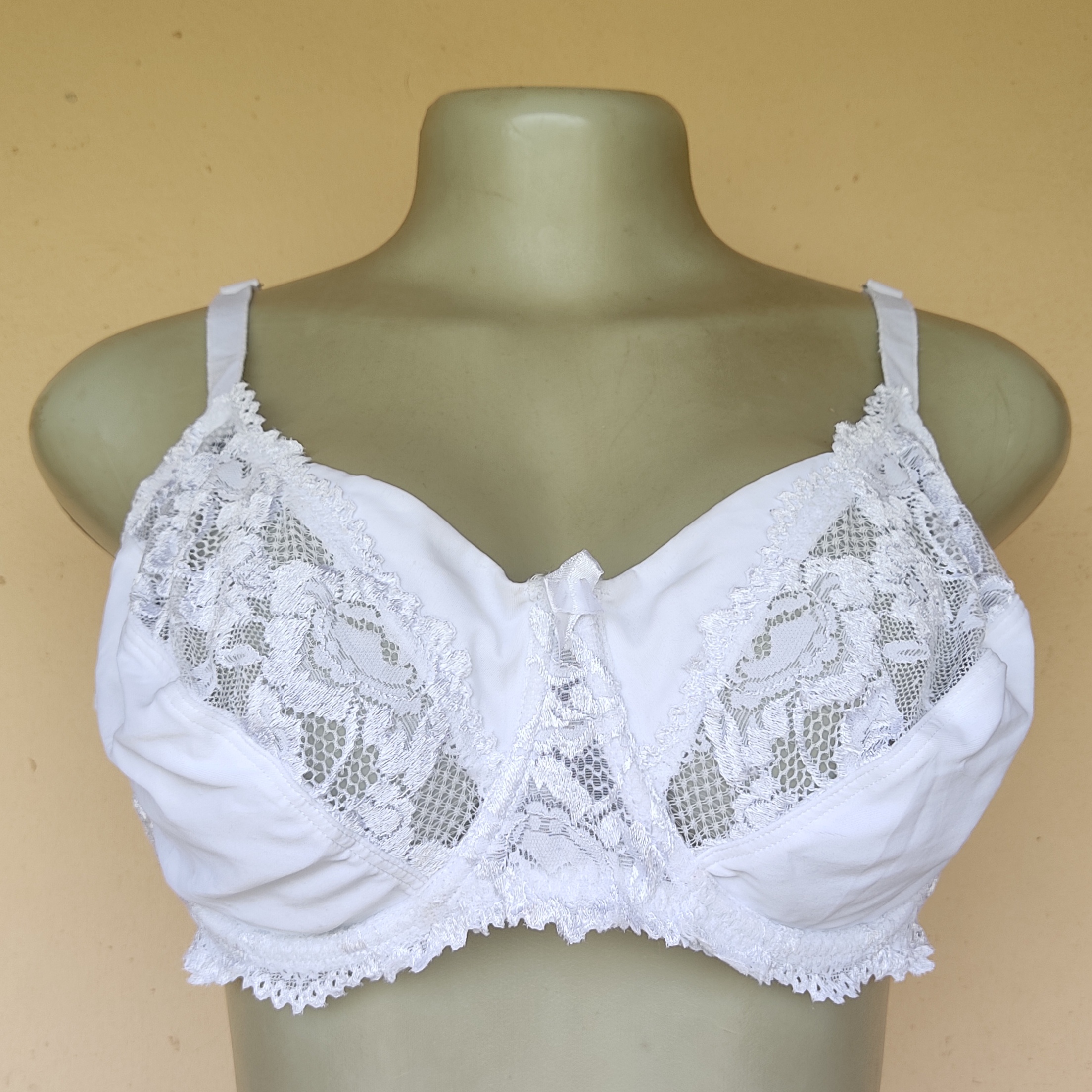42D- Camile White  Non Padded Bra