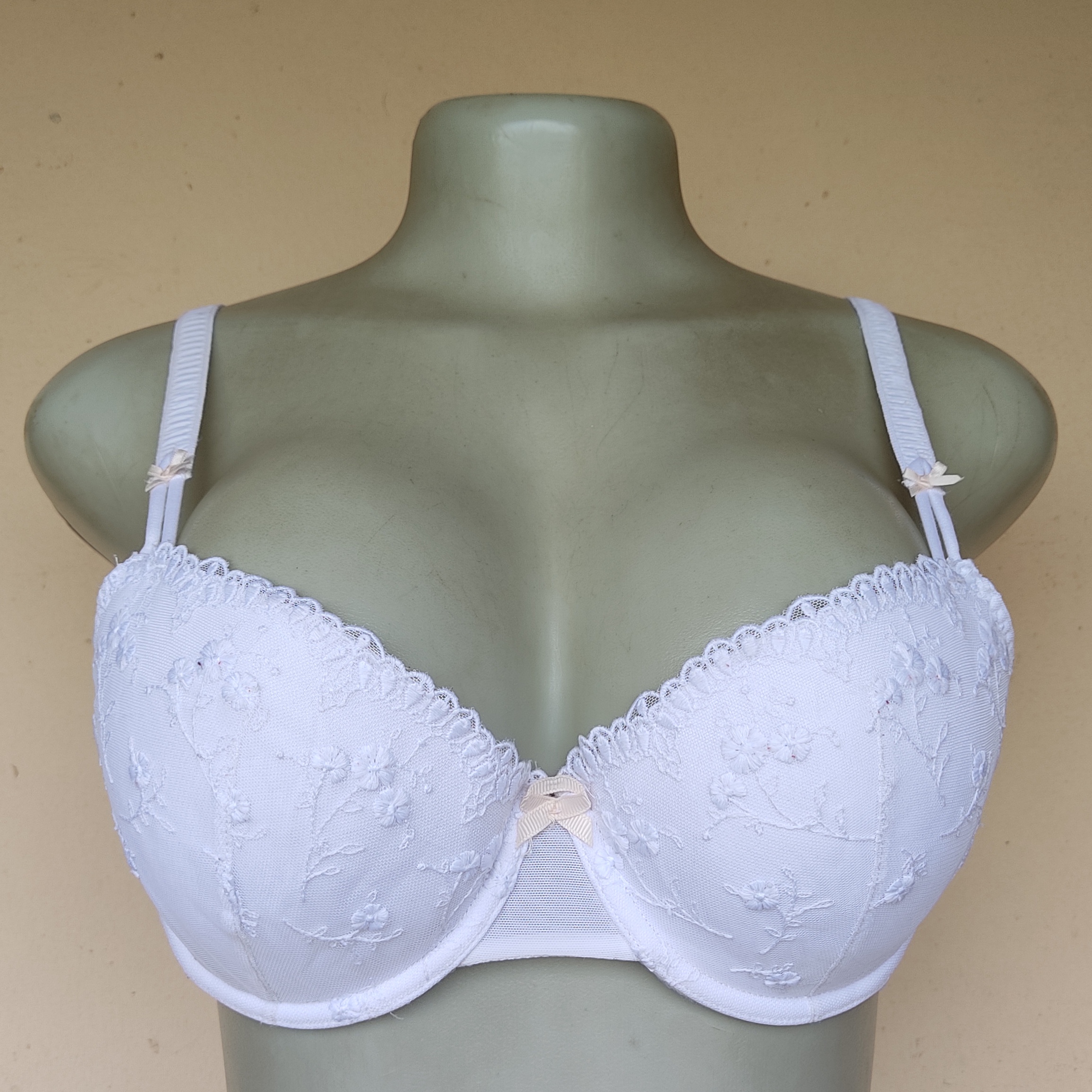 38B - M and S White Light Padded Bra