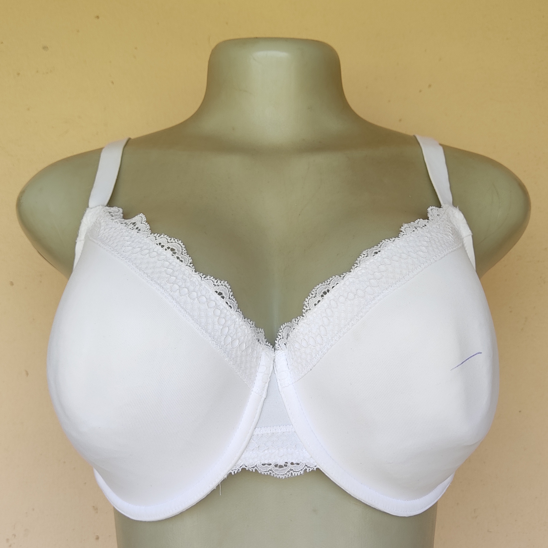32G- M and S White Light Padded Bra