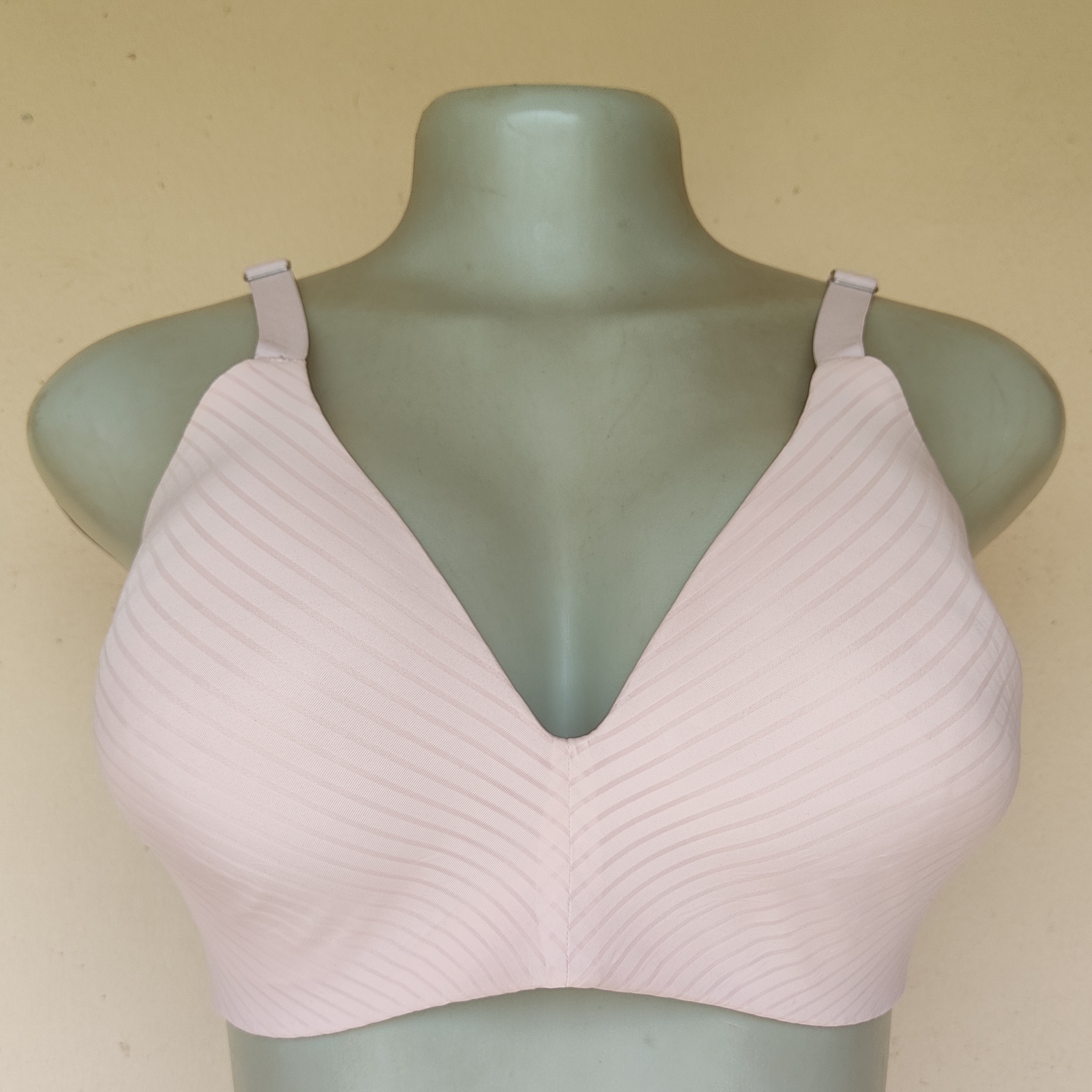 38D - Unbranded Pink Non Wired Bra