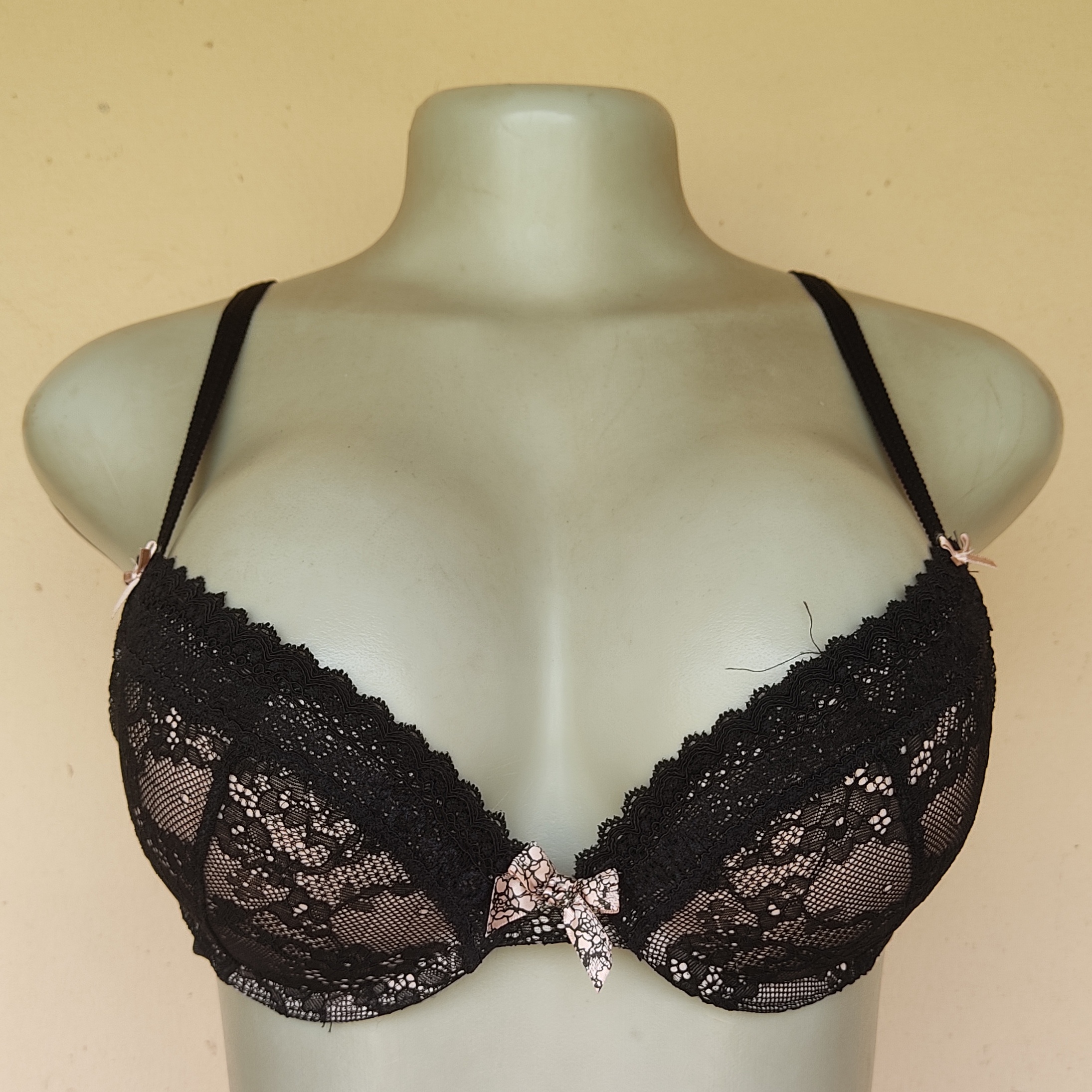 36A – M and S Two Tone Light Padded Bra
