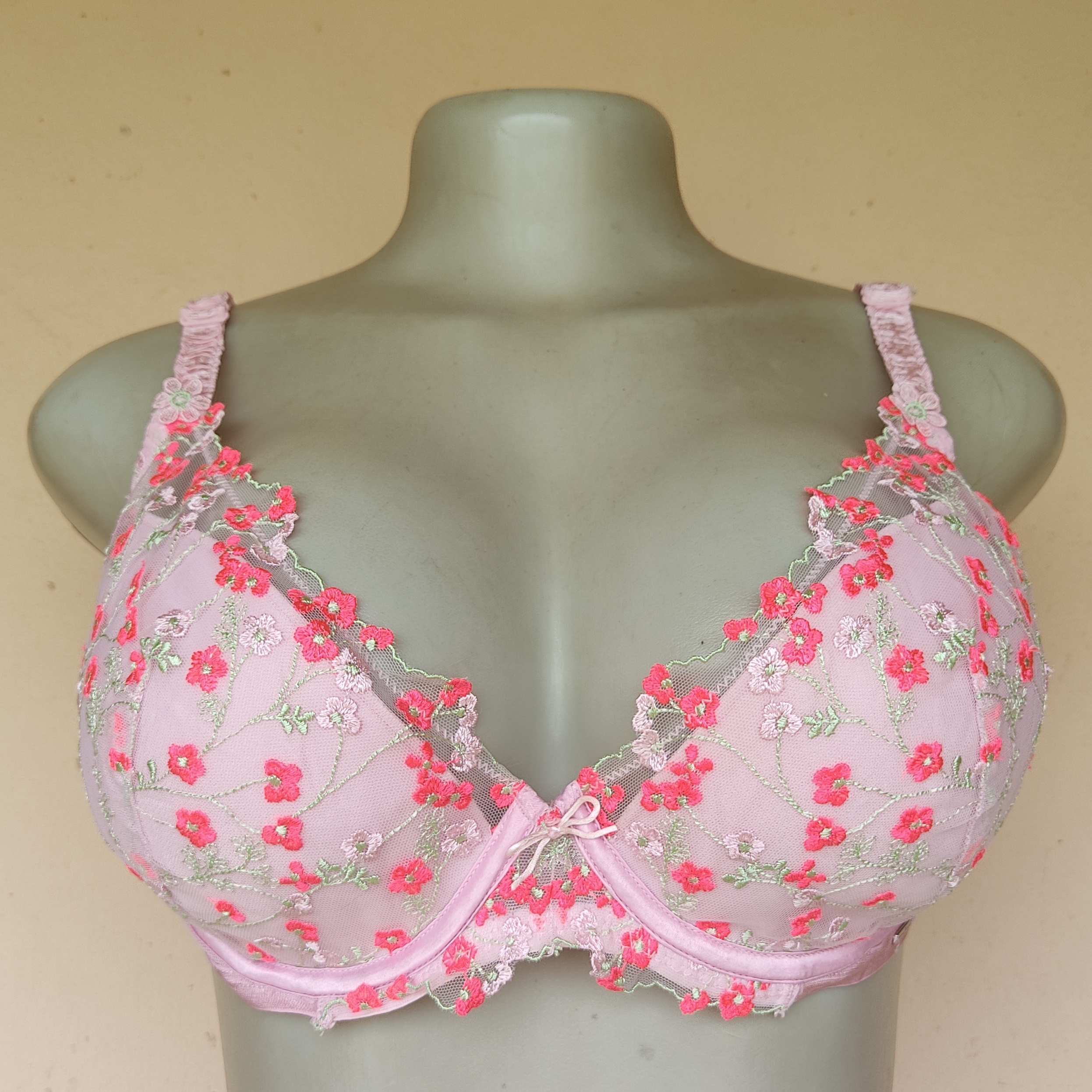 38D- George Patterned Mesh Light Padded Bra With Size 18 Pant