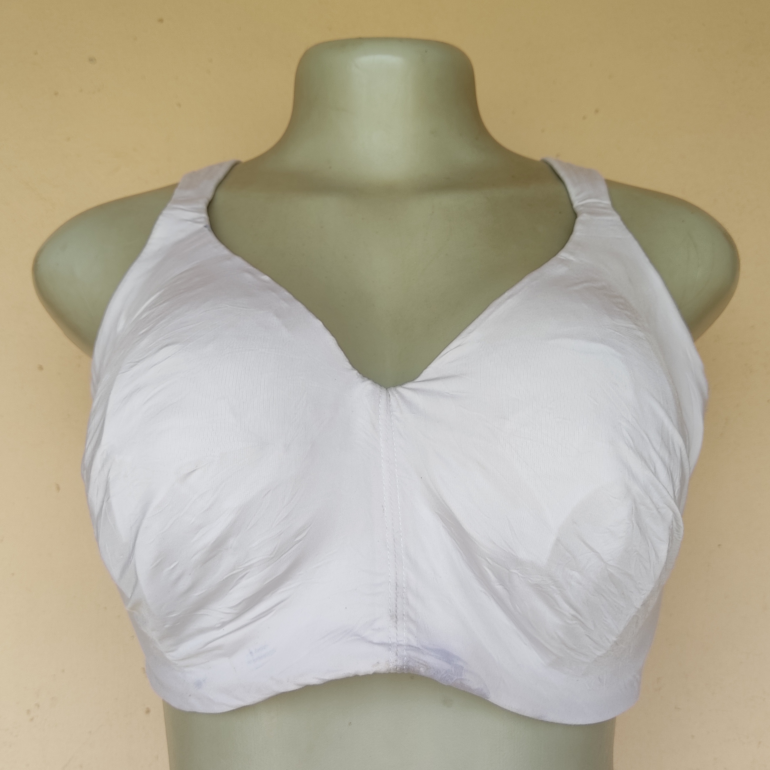 40E- M and S White Non Padded Bra