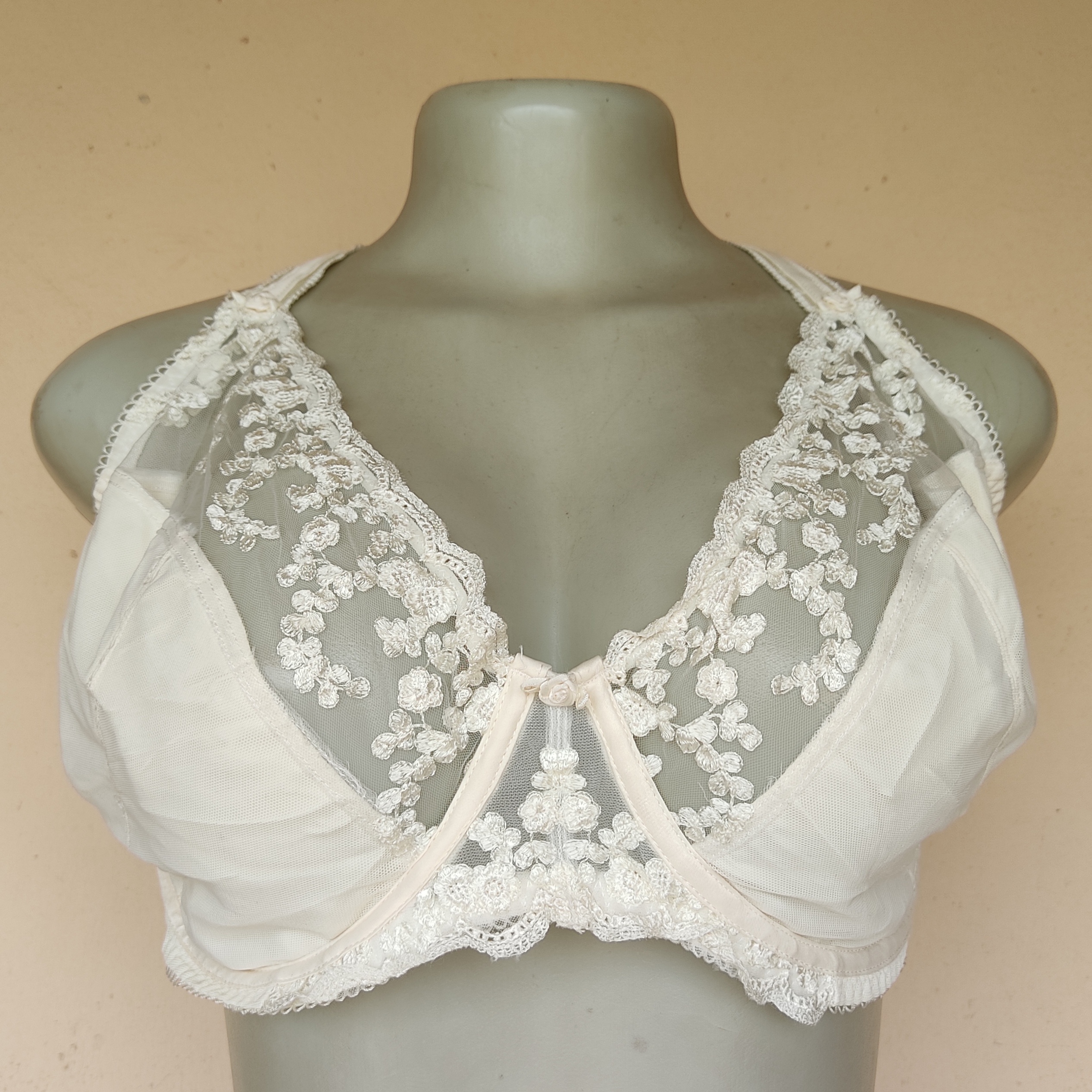 44DD- Amelie Cream Non Padded Bra