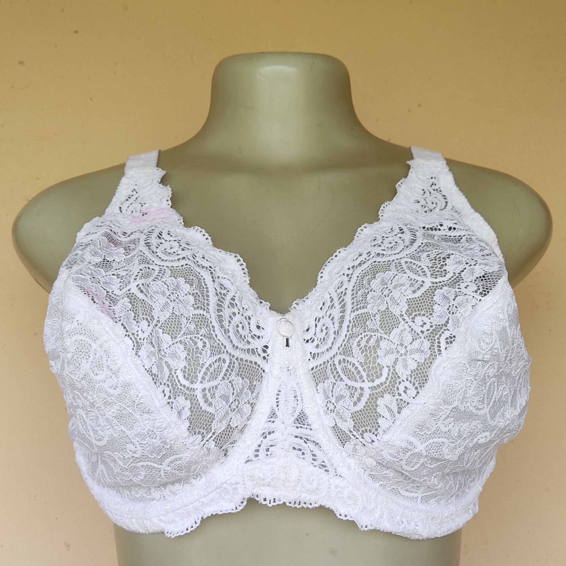 38E-Triumph White  Non Padded Bra(INK)