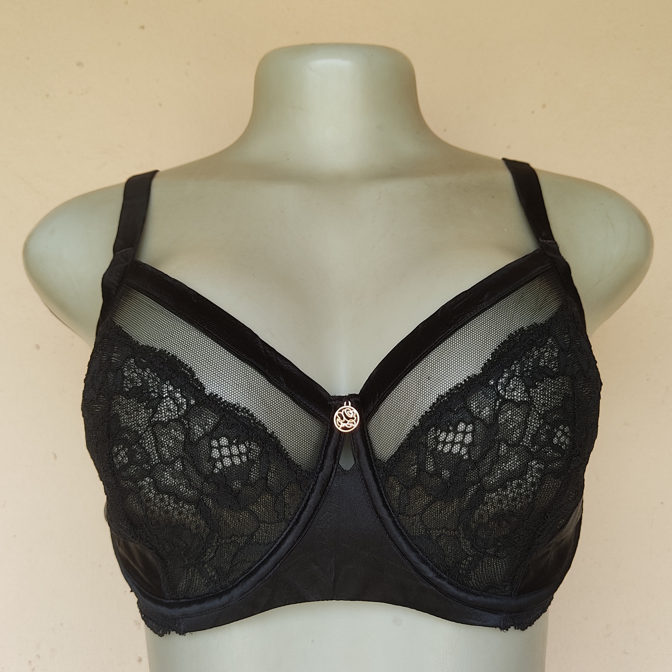 32G- M and S Black Non Padded Bra