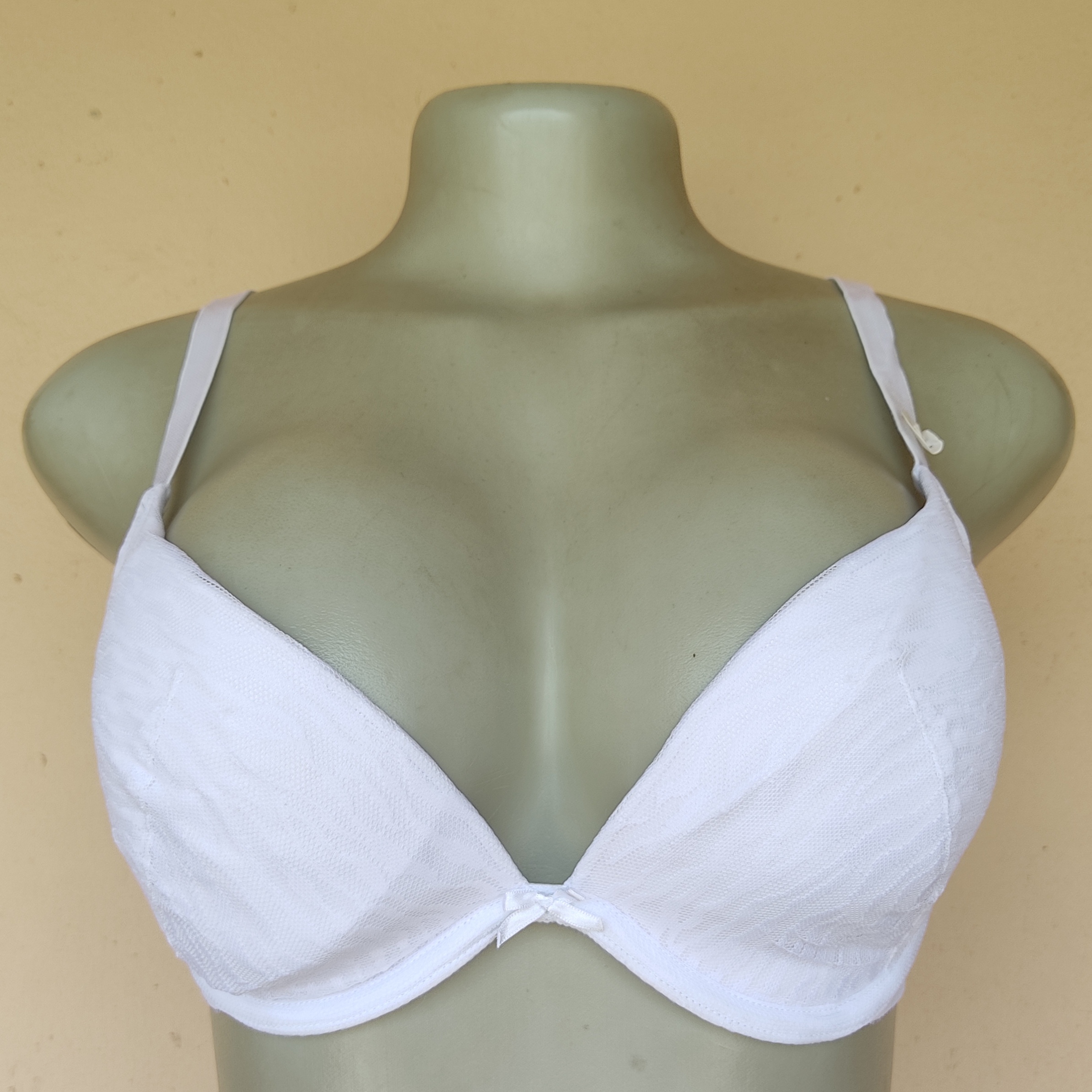 32DD- New Look White Light Padded Bra