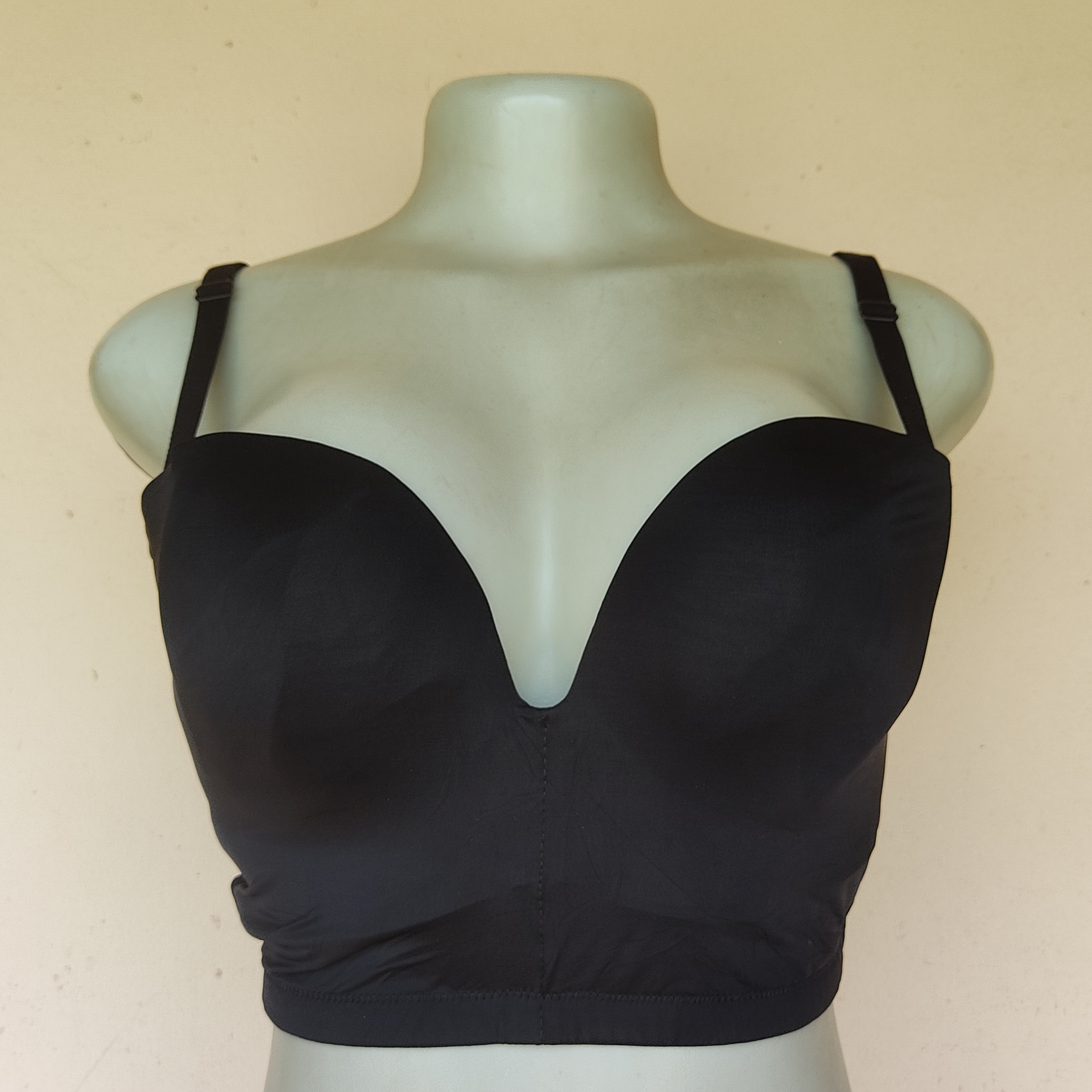38C- Wonderbra U Bra  Black Bone Light Padded Bra