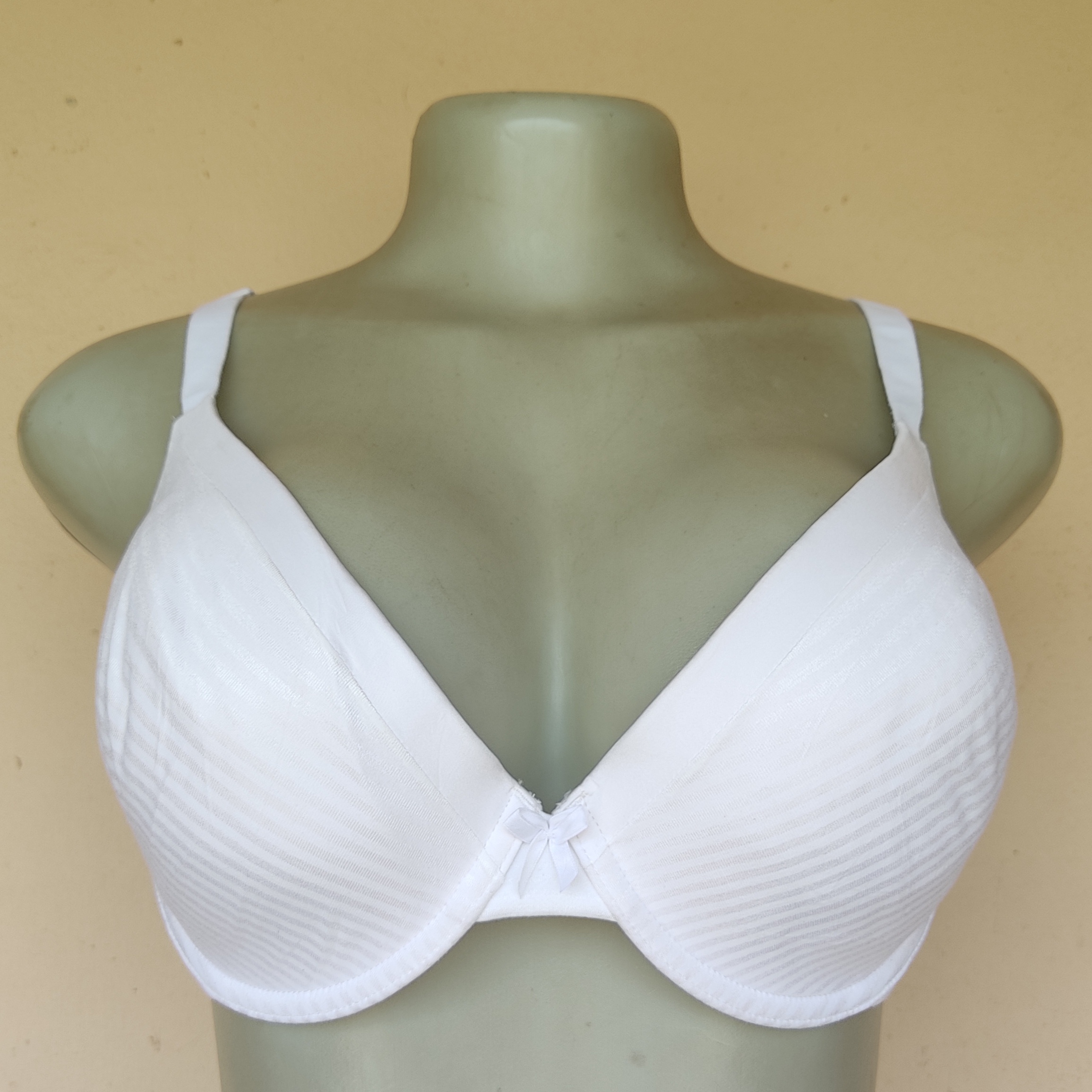 42B- M and S White Light Padded Bra