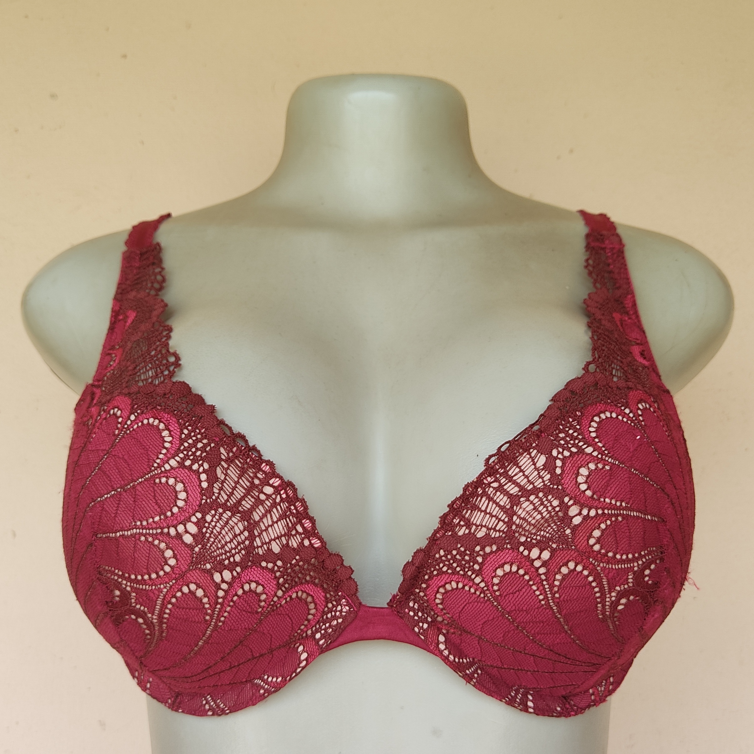 38B- Wonderbra Two Tone  Light Padded Bra