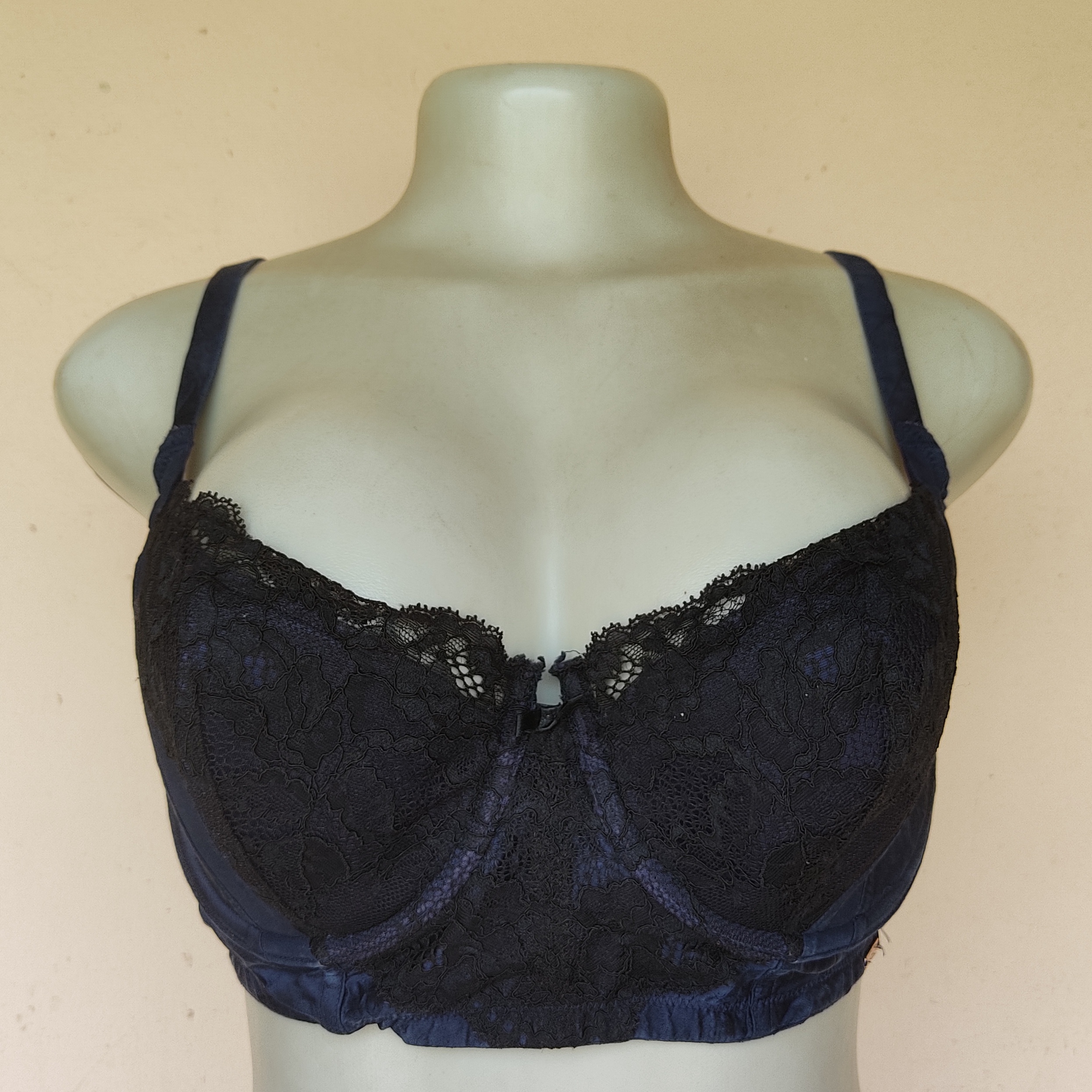 36D- Autograph Two Color Very Light Padded Bra